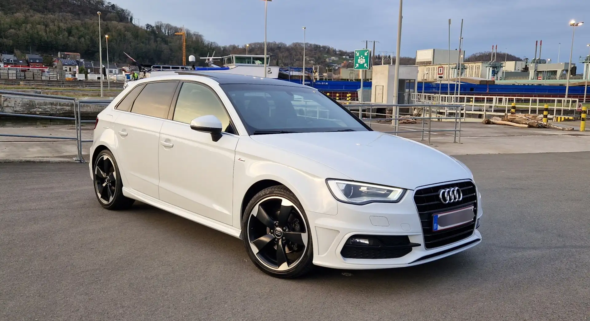 Audi A3 1.4 TFSI Ambition S line - 1