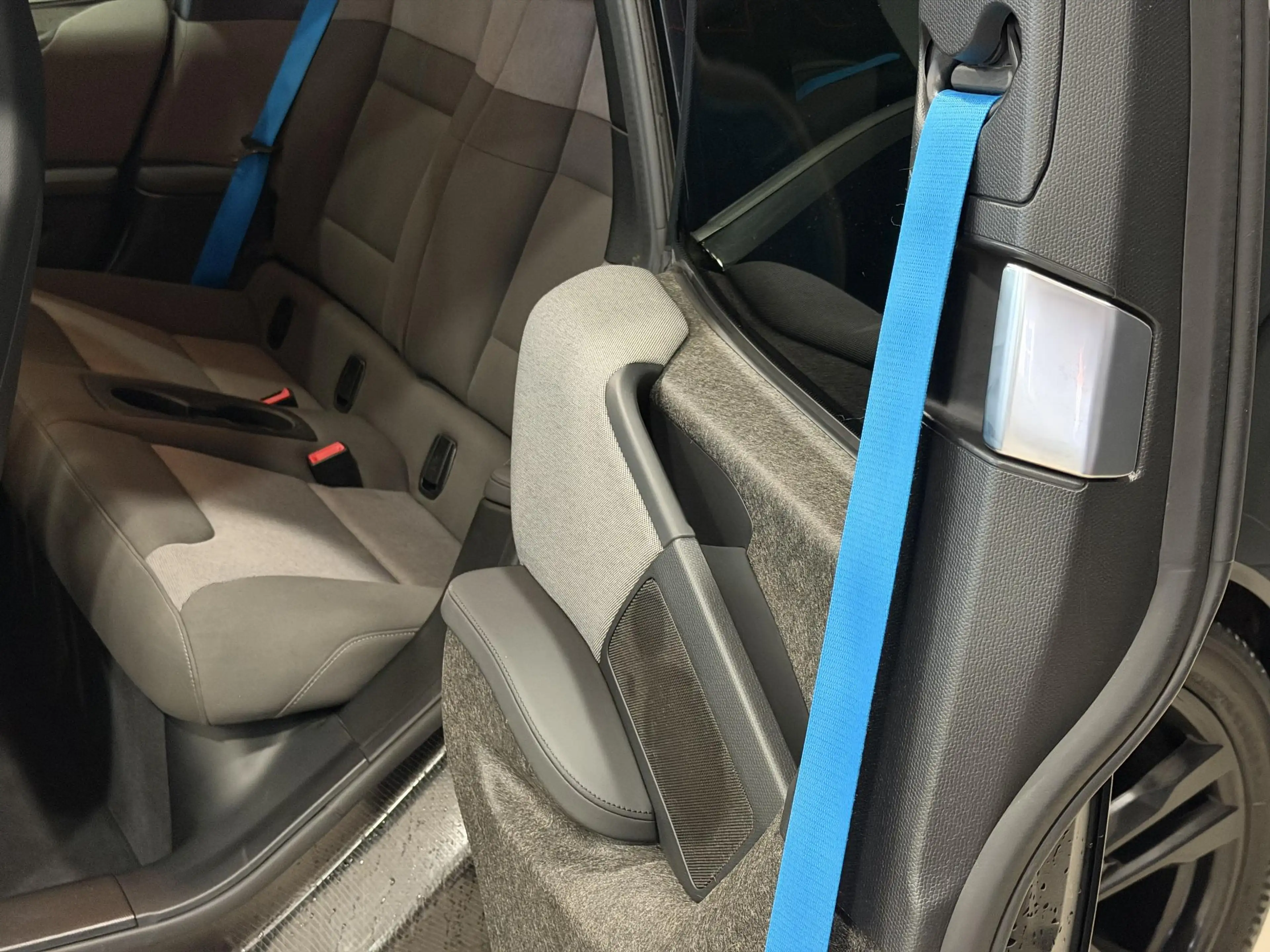 BMW i3 Dark Shadow Edition 120Ah 42 kWh — photo 25