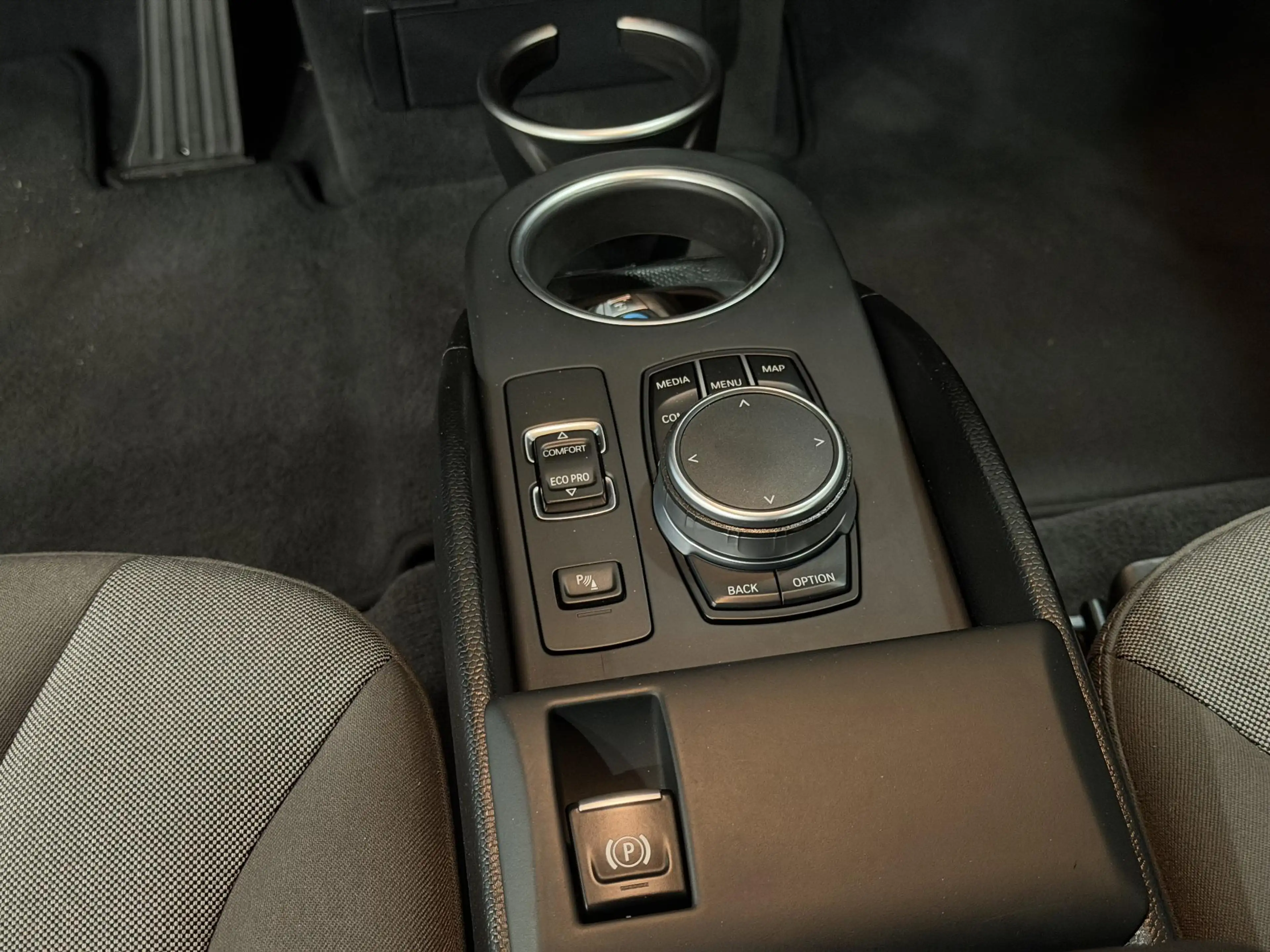 BMW i3 Dark Shadow Edition 120Ah 42 kWh — photo 35