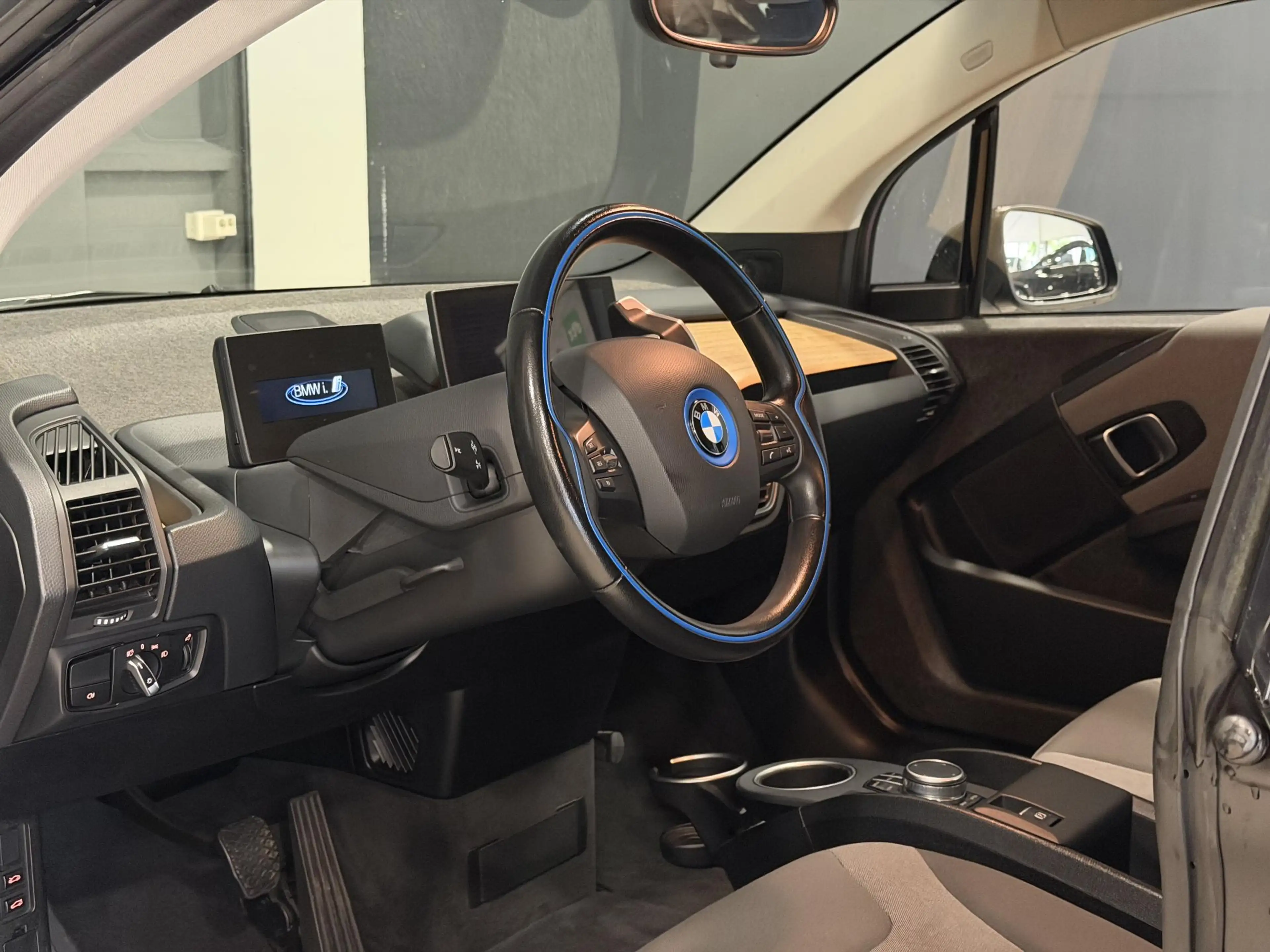 BMW i3 Dark Shadow Edition 120Ah 42 kWh — photo 16