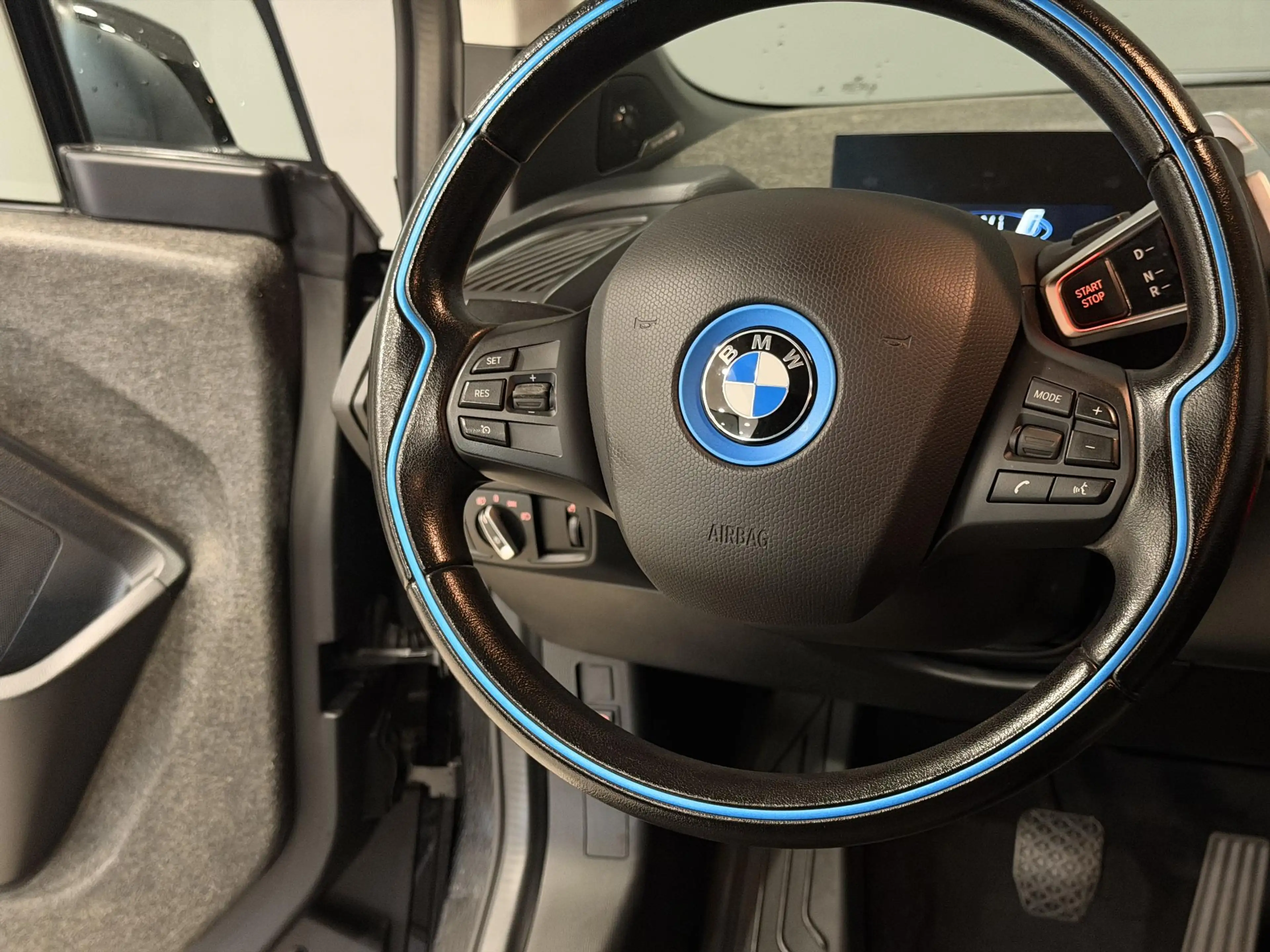 BMW i3 Dark Shadow Edition 120Ah 42 kWh — photo 9