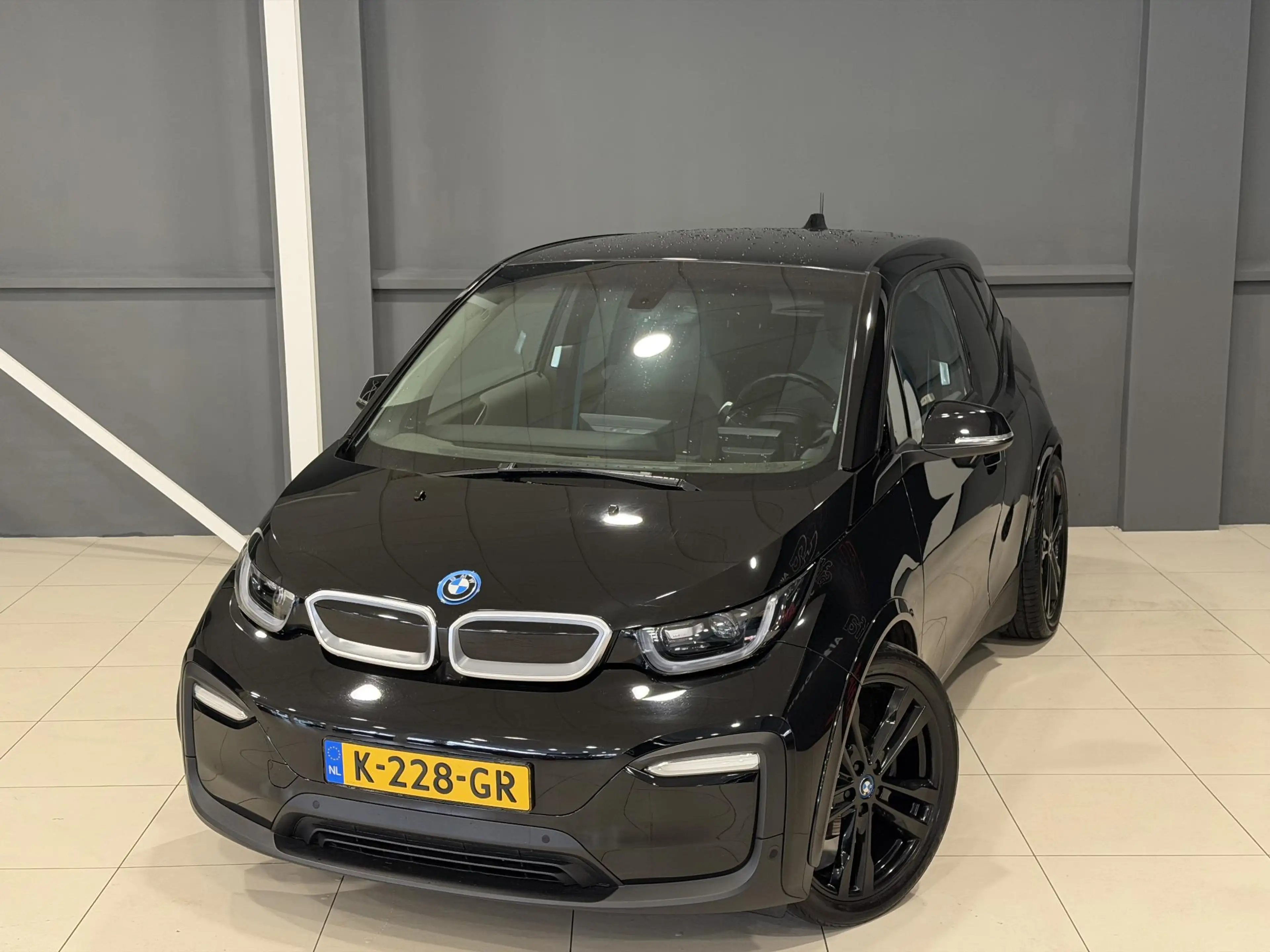 BMW i3 Dark Shadow Edition 120Ah 42 kWh — photo 4