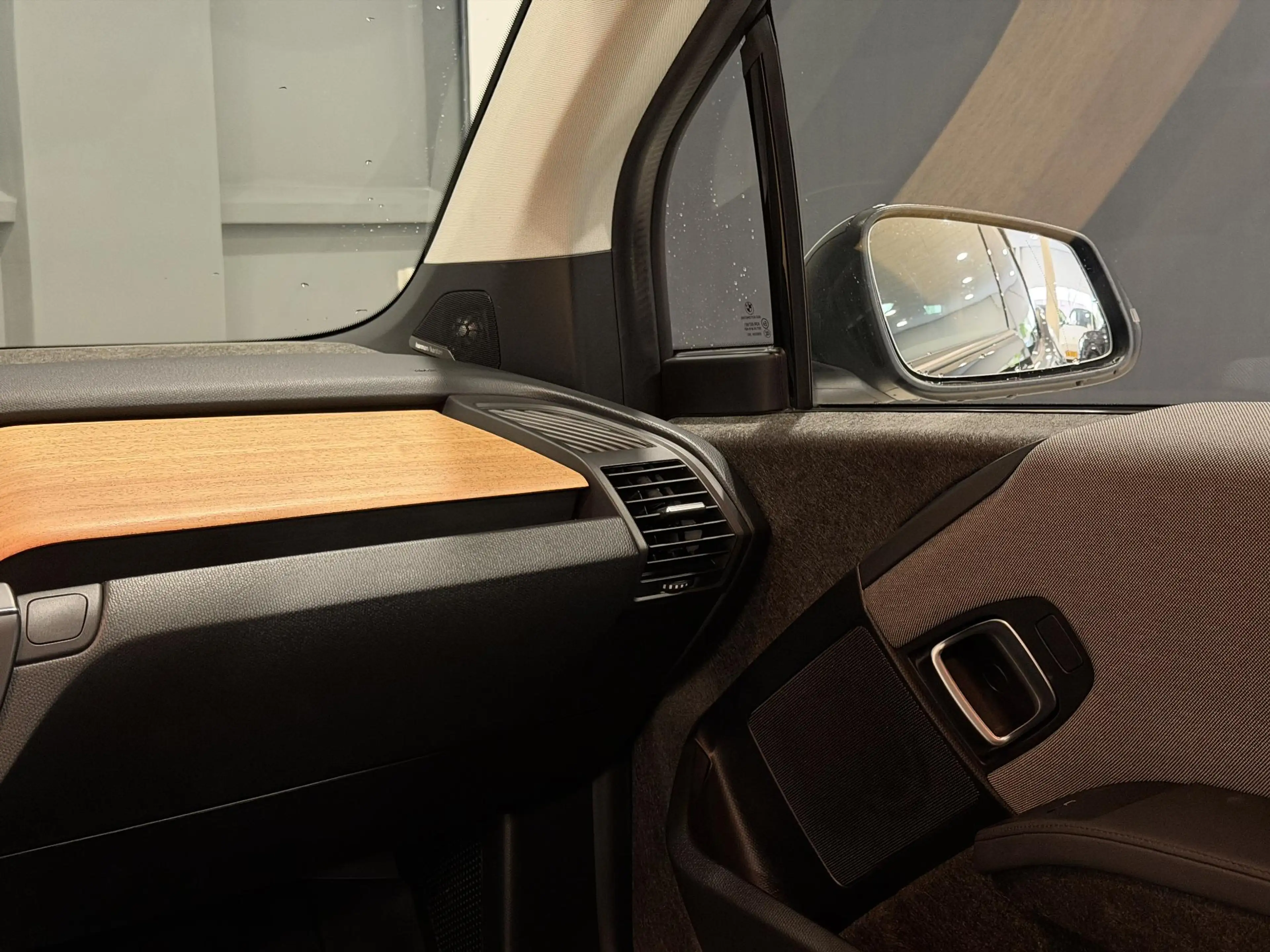 BMW i3 Dark Shadow Edition 120Ah 42 kWh — photo 31