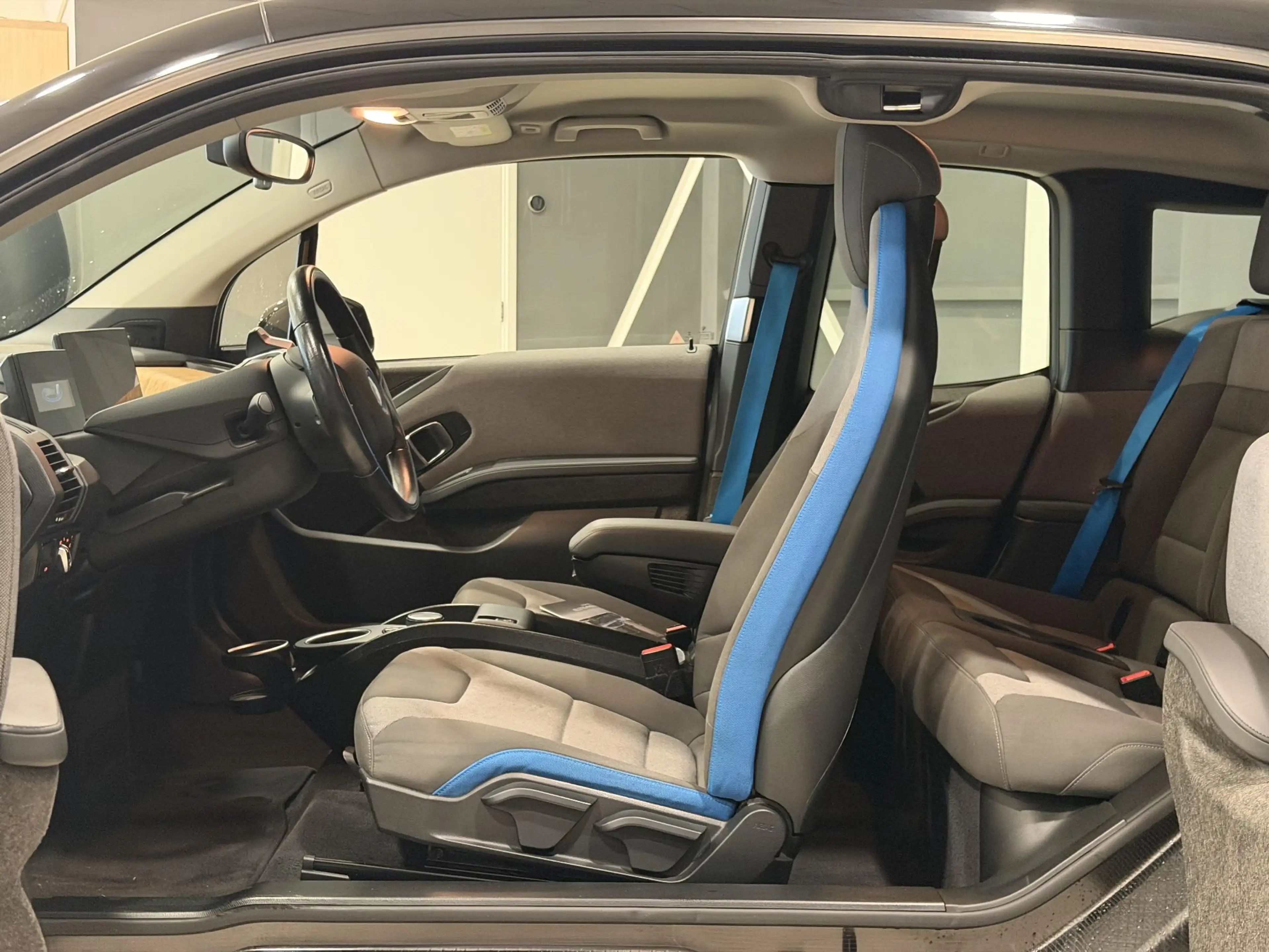 BMW i3 Dark Shadow Edition 120Ah 42 kWh — photo 11