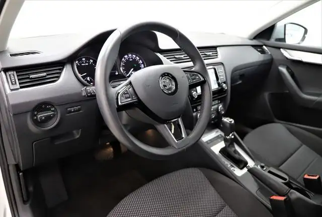 Skoda Octavia view 9