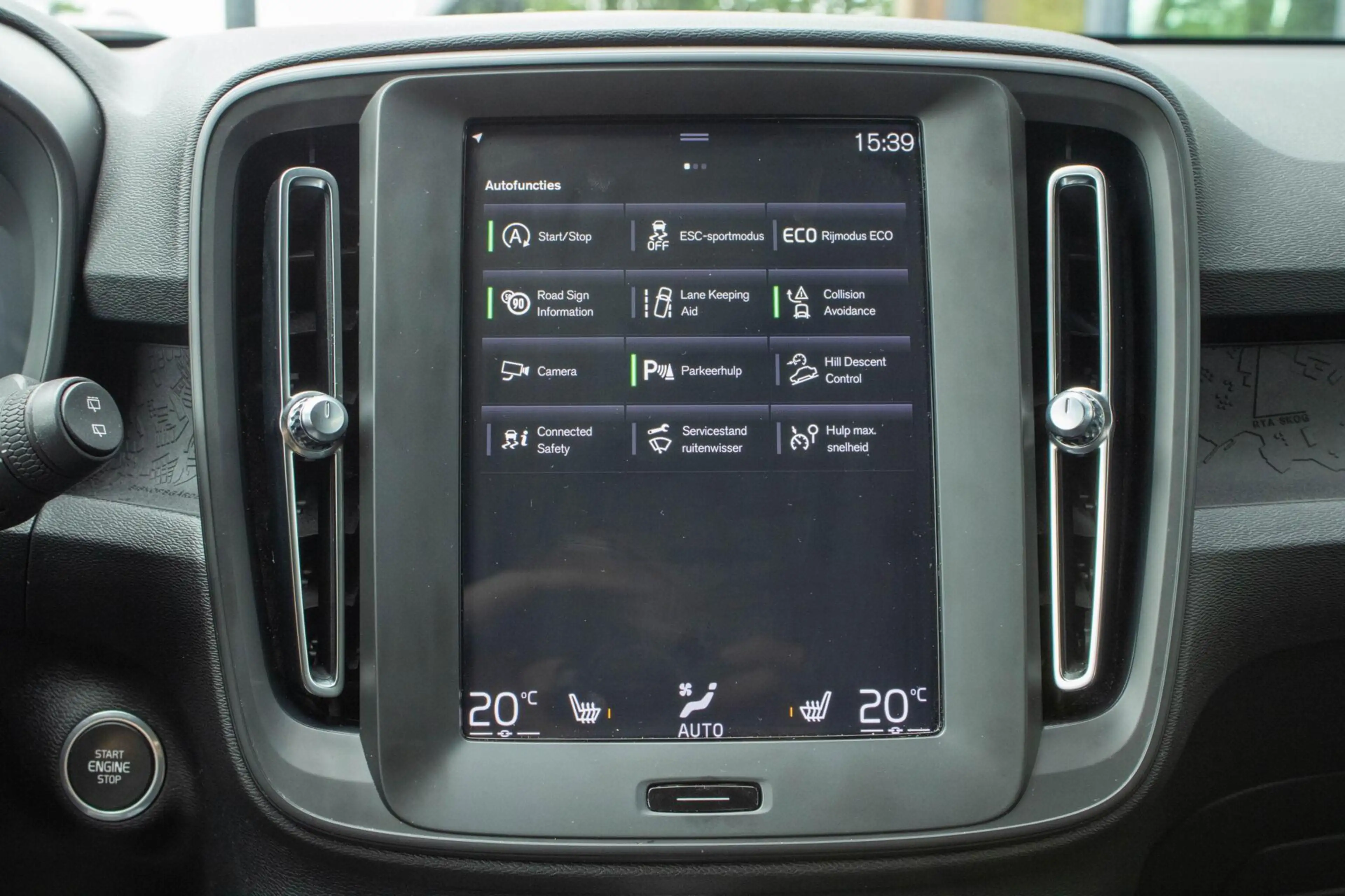 Volvo XC40 1.5 T3 Momentum|Stoelverwarming|Camera|Trekhaak|Le — photo 29