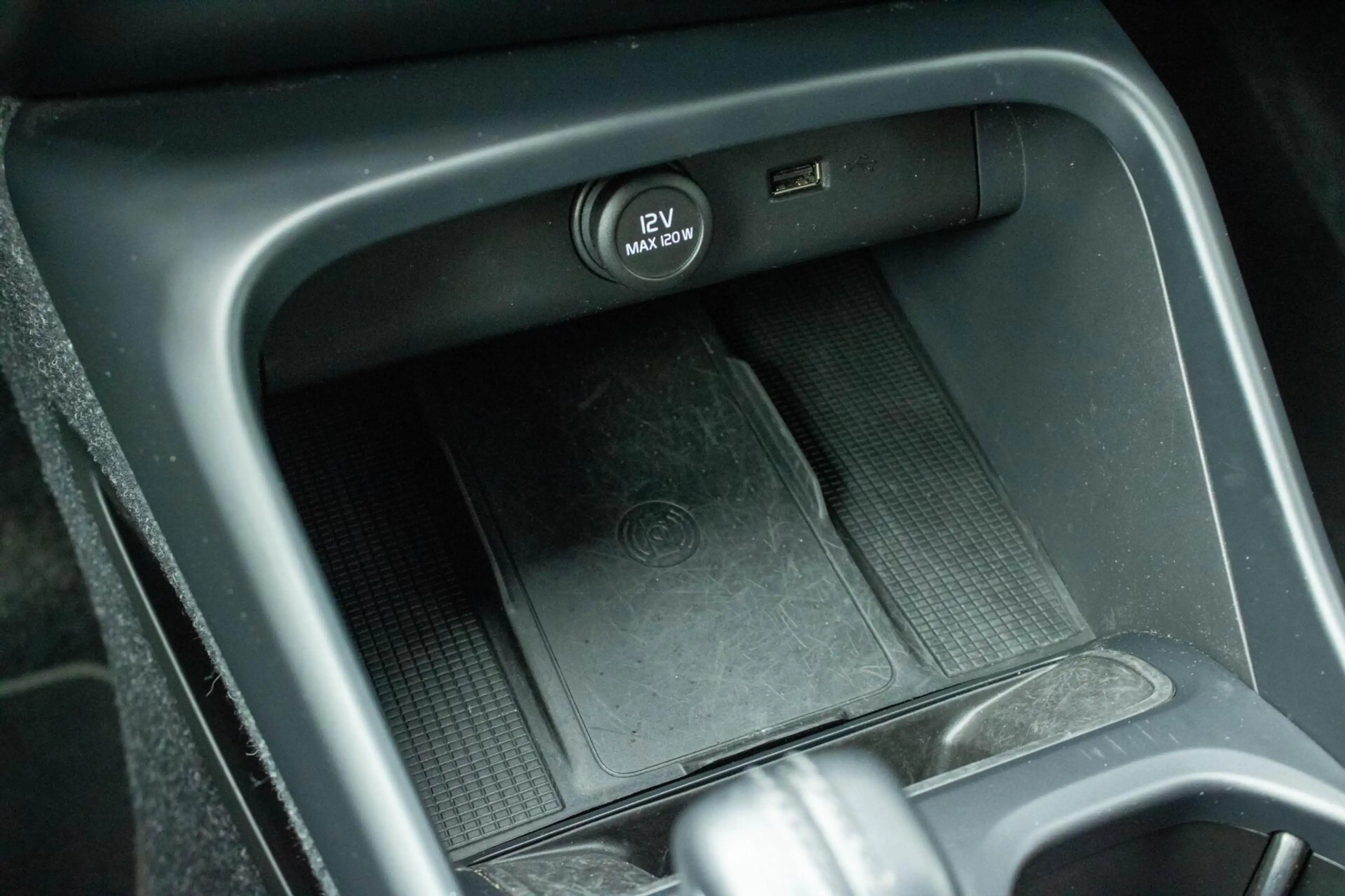 Volvo XC40 1.5 T3 Momentum|Stoelverwarming|Camera|Trekhaak|Le — photo 31