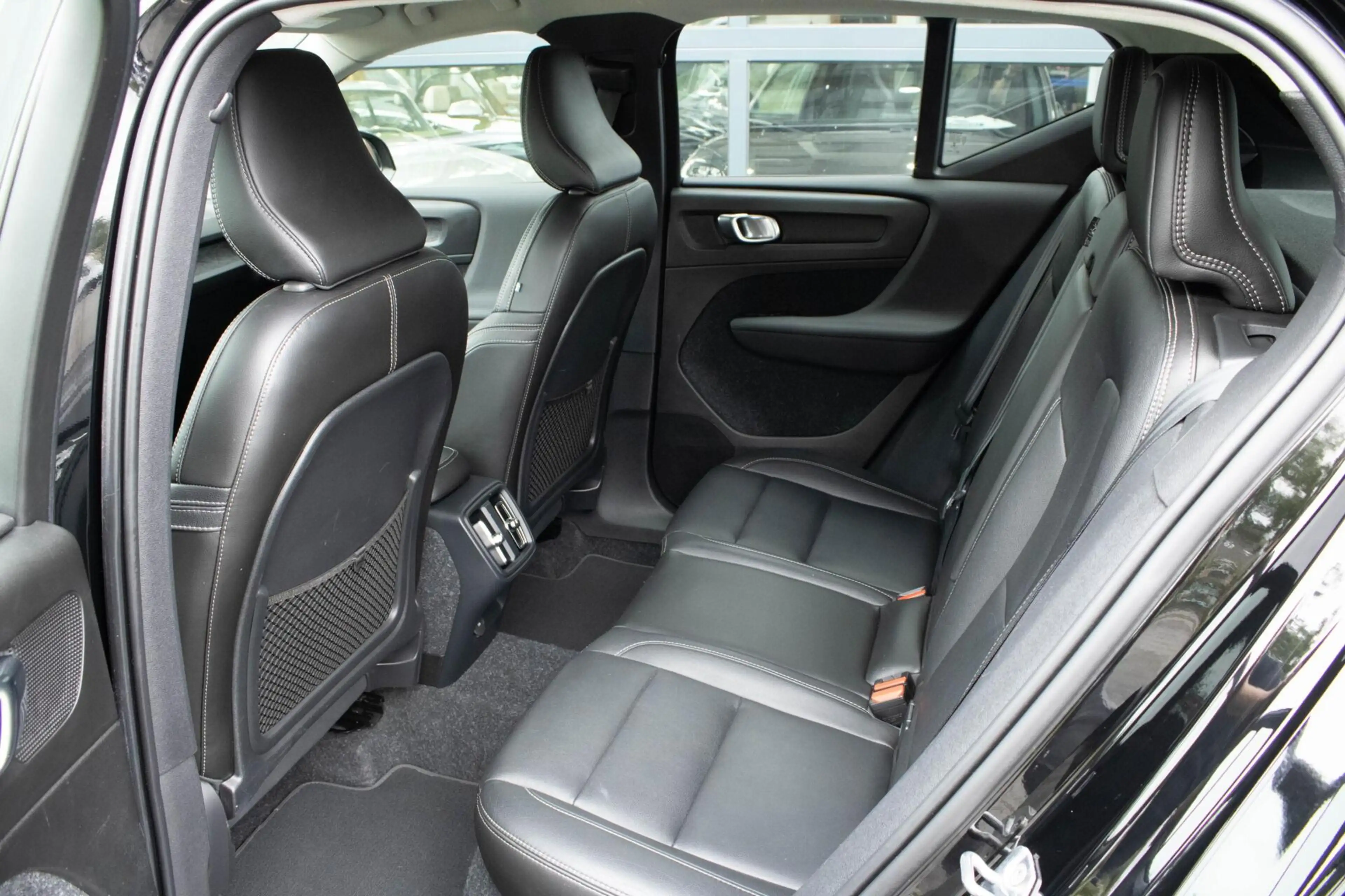 Volvo XC40 1.5 T3 Momentum|Stoelverwarming|Camera|Trekhaak|Le — photo 32