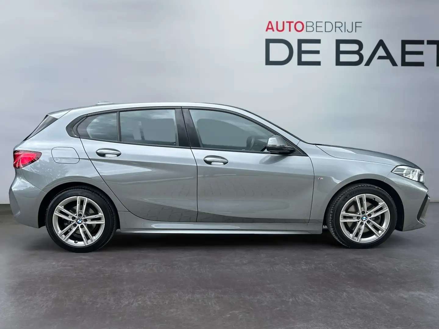BMW 118 118ia 1.5 B 136 PK M-SPORT AUTO Gris - 2