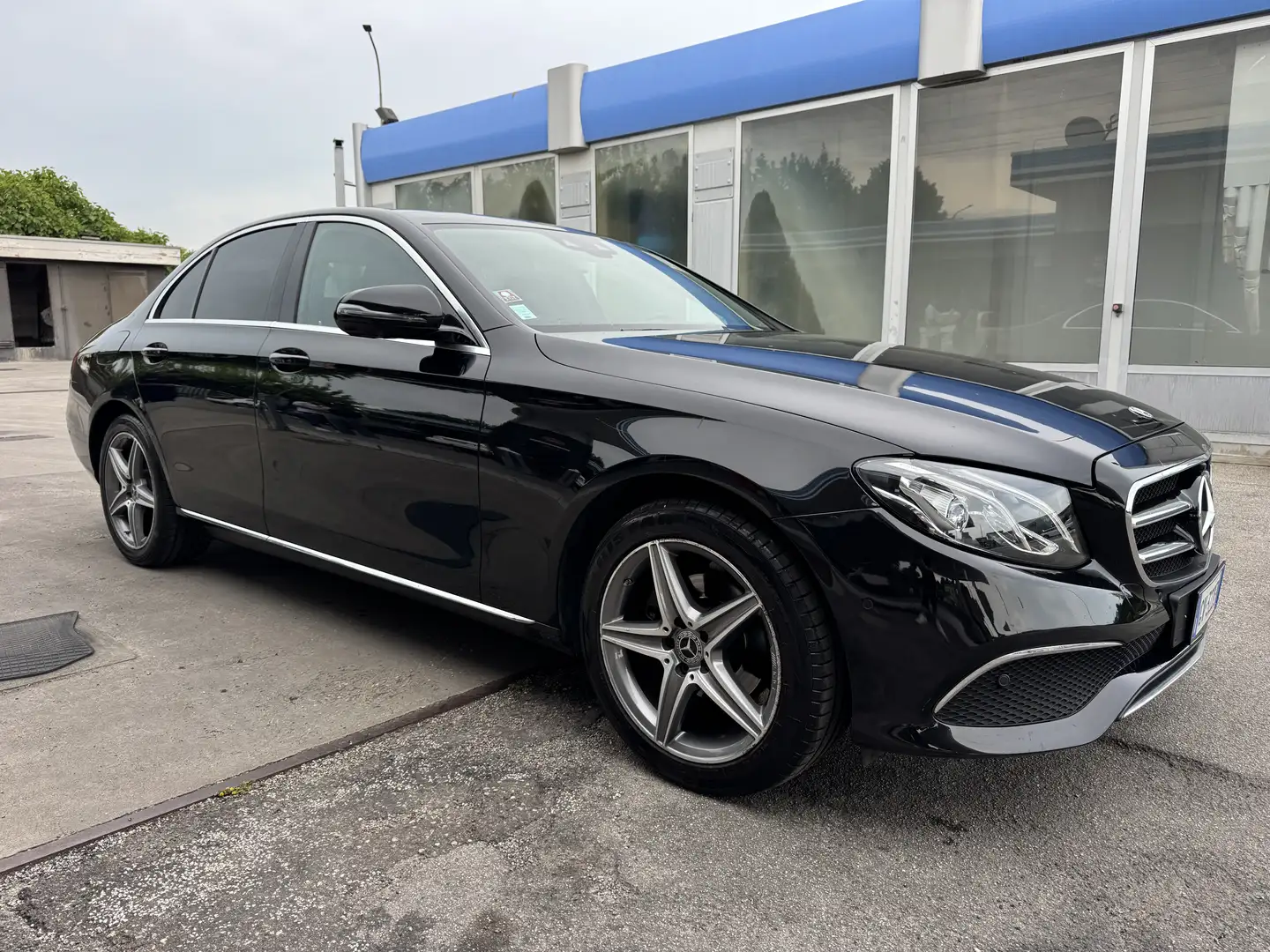 Mercedes-Benz E 220 d AMG PREMIUM Automatico - 2