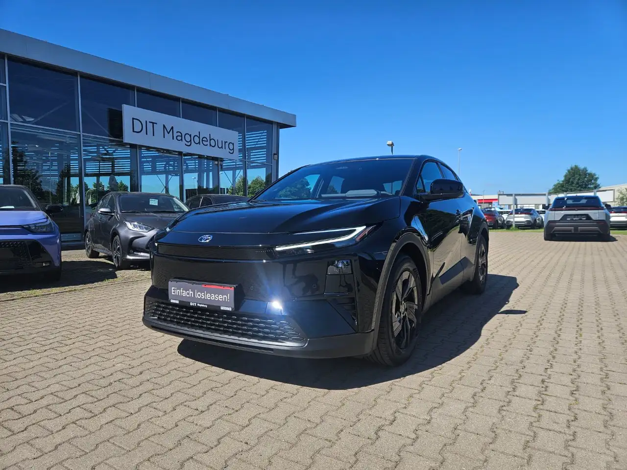 Toyota C-HR + Teamplayer 4x2 ACC+LED+Navi+SHZ+2xKlima 3