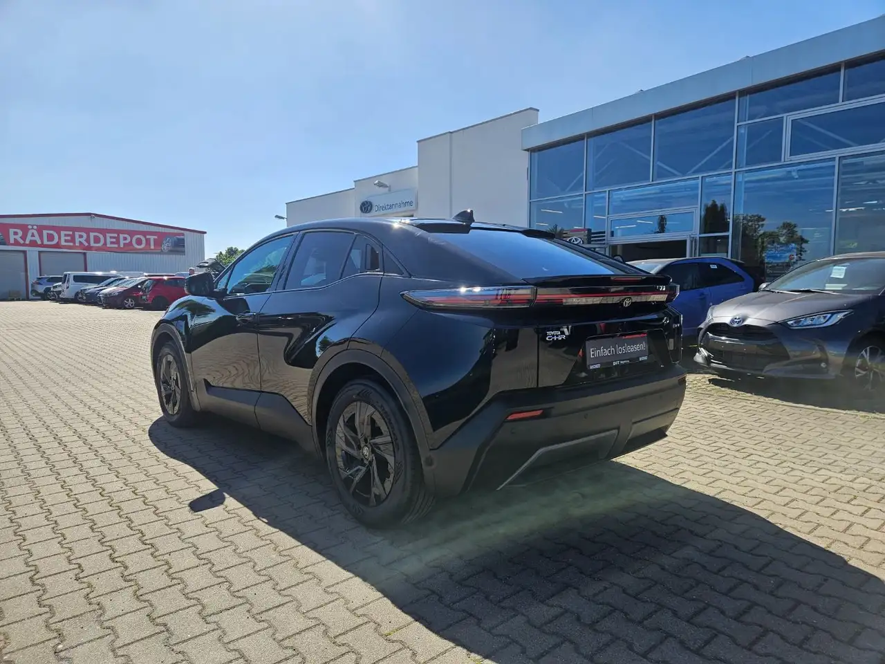 Toyota C-HR + Teamplayer 4x2 ACC+LED+Navi+SHZ+2xKlima 7