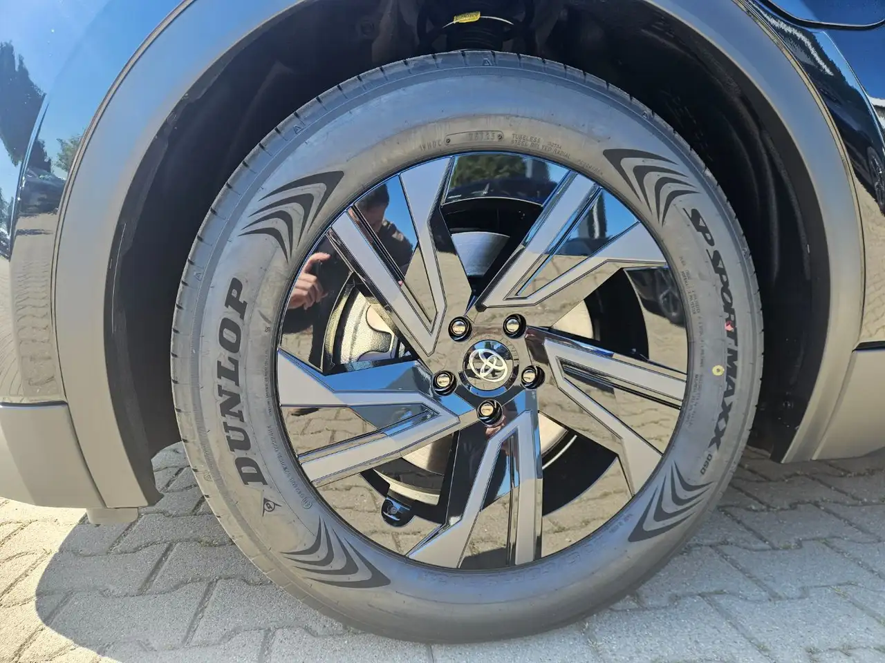 Toyota C-HR + Teamplayer 4x2 ACC+LED+Navi+SHZ+2xKlima 5