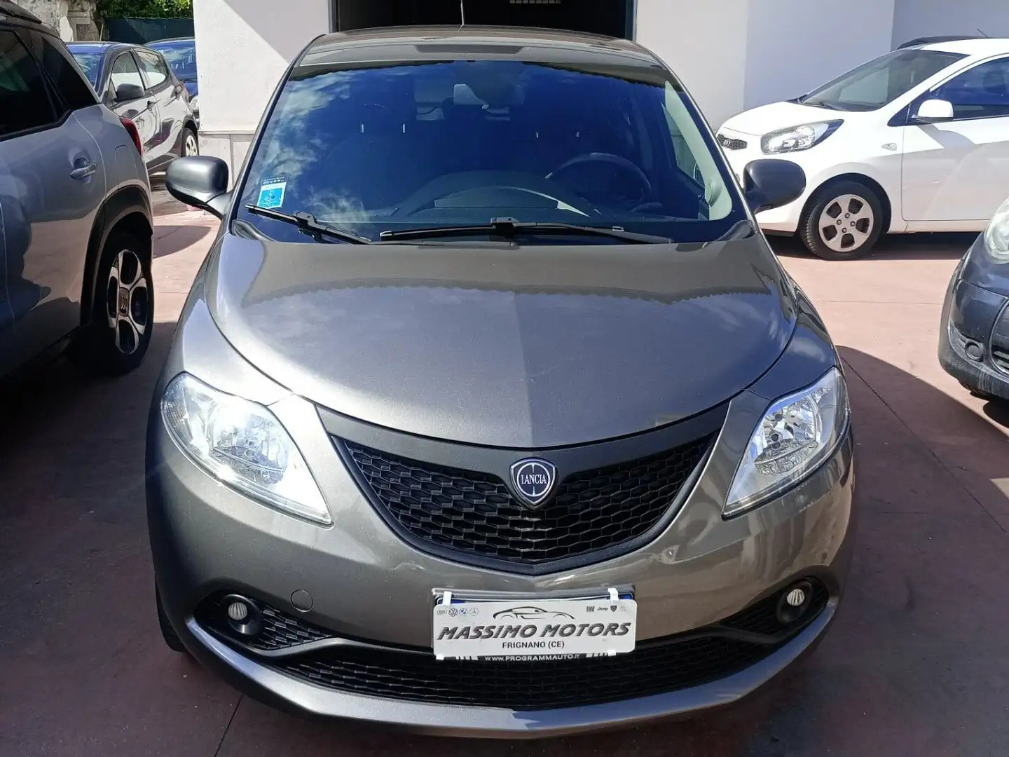 Lancia Ypsilon Elefantino Gris - 1
