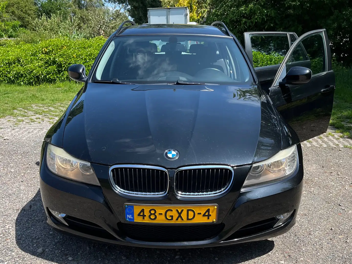 BMW 320 330 320i Business Line Zwart - 1