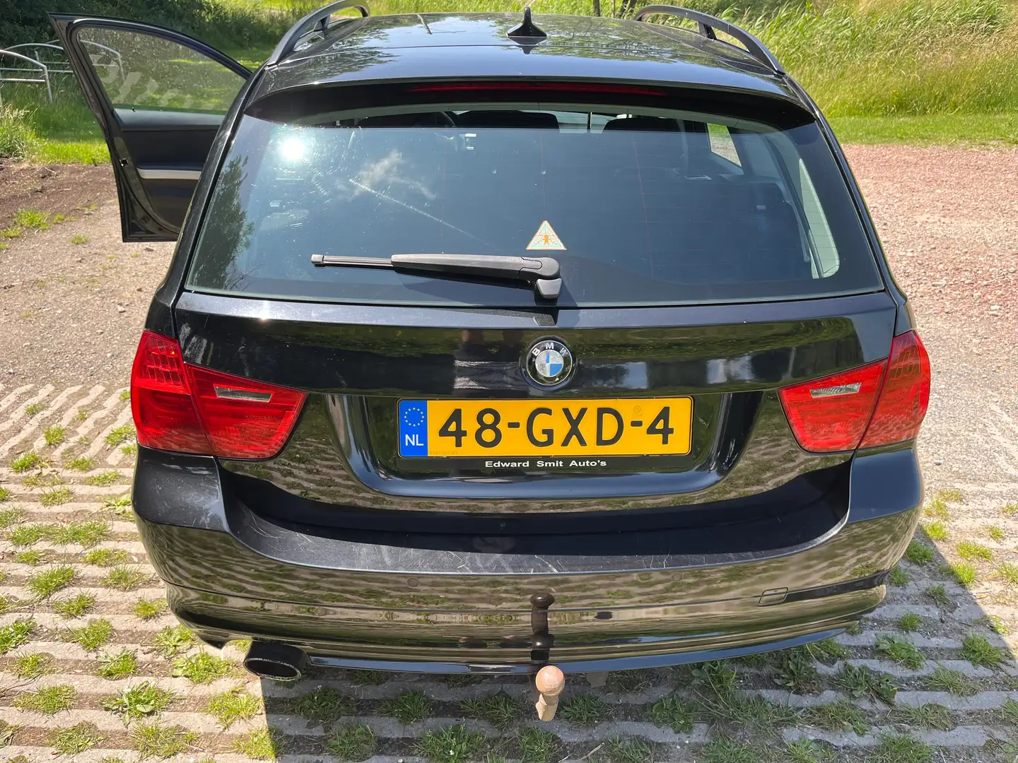BMW 320 330 320i Business Line Zwart - 2
