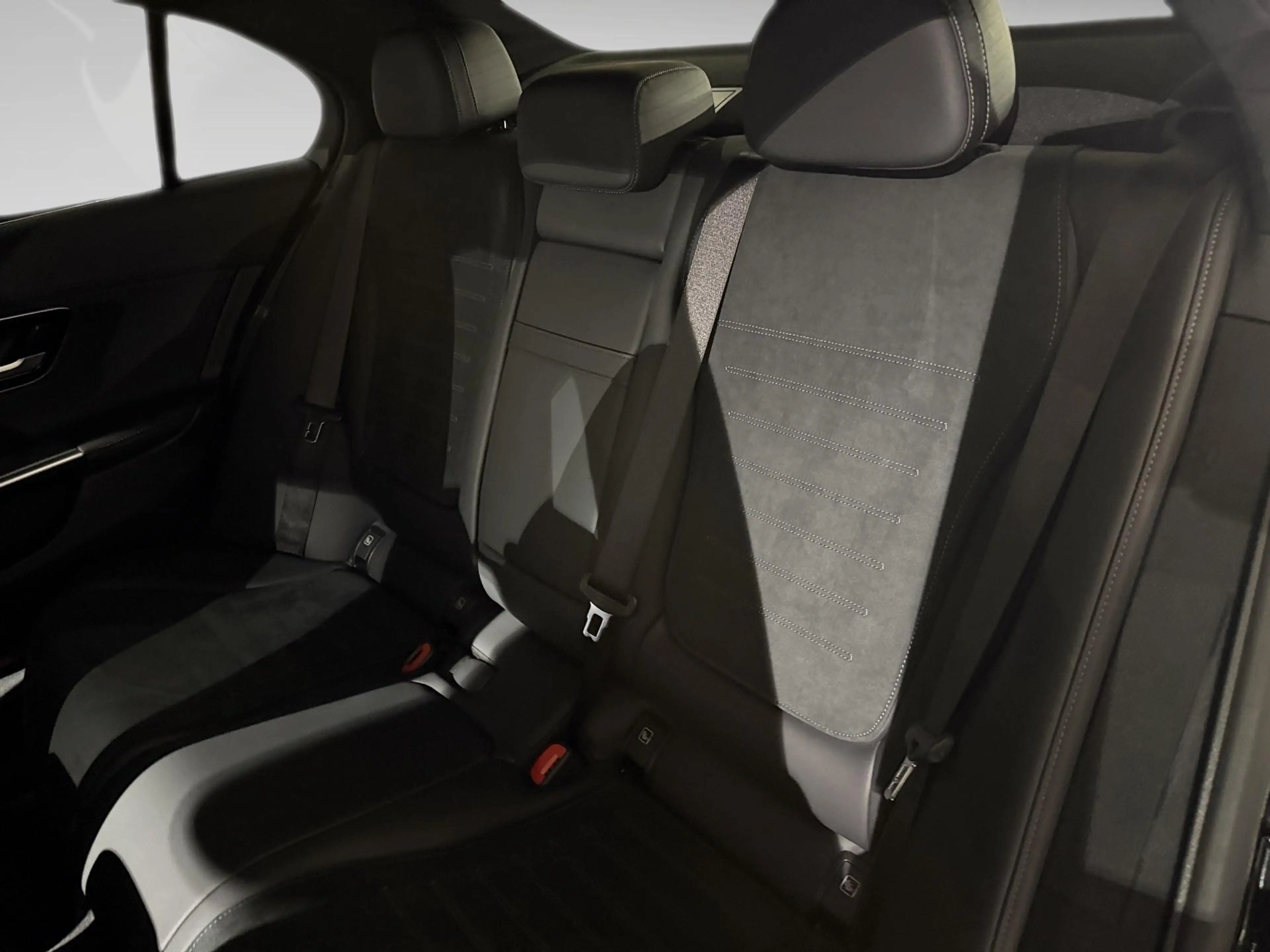 Mercedes-Benz C 200 Berline C 4MATIC Business Line — photo 11