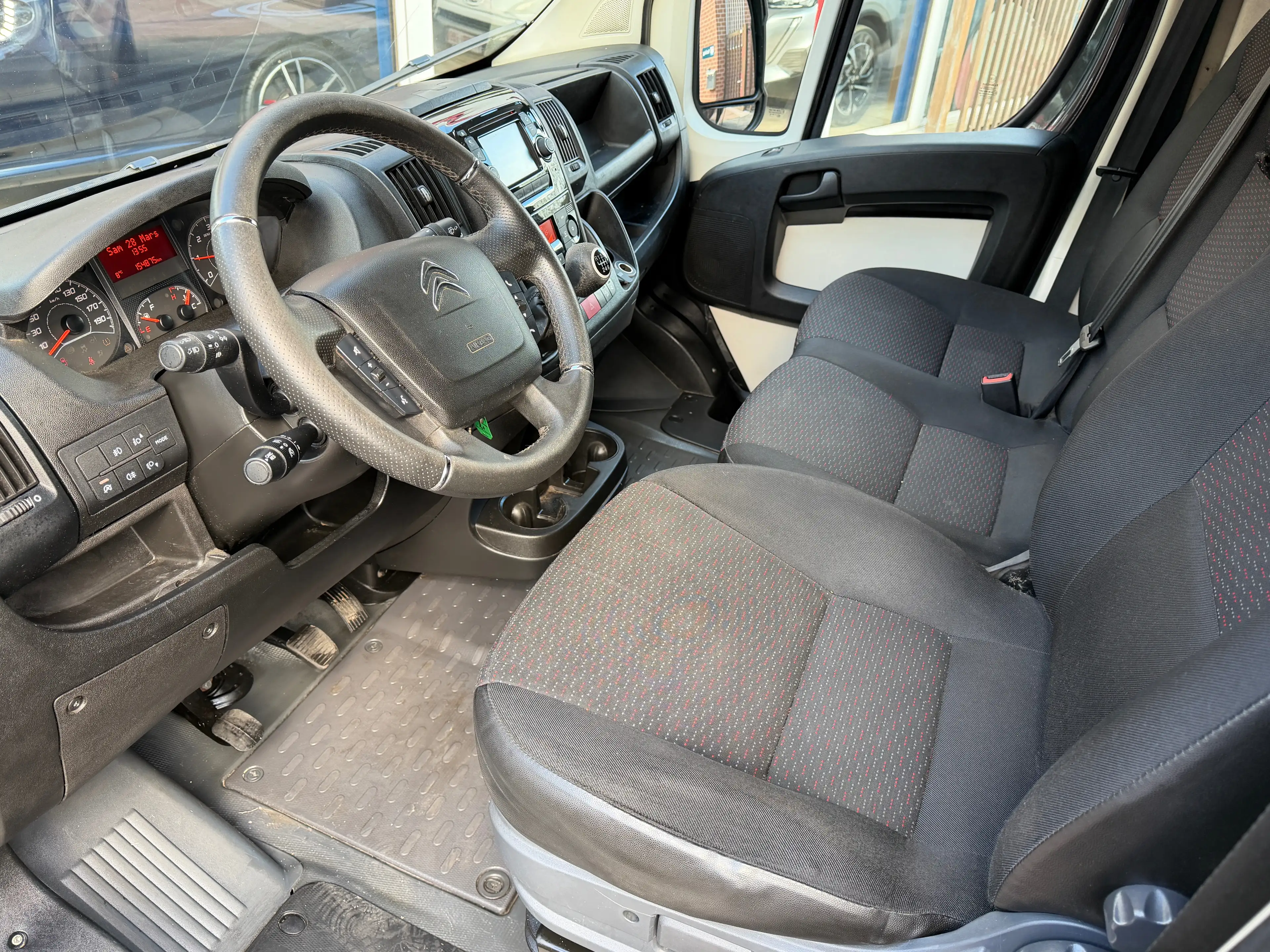 Citroen Jumper 2.0 BlueHDi L4 H2 / 3 PLACES / EURO 6B — photo 15