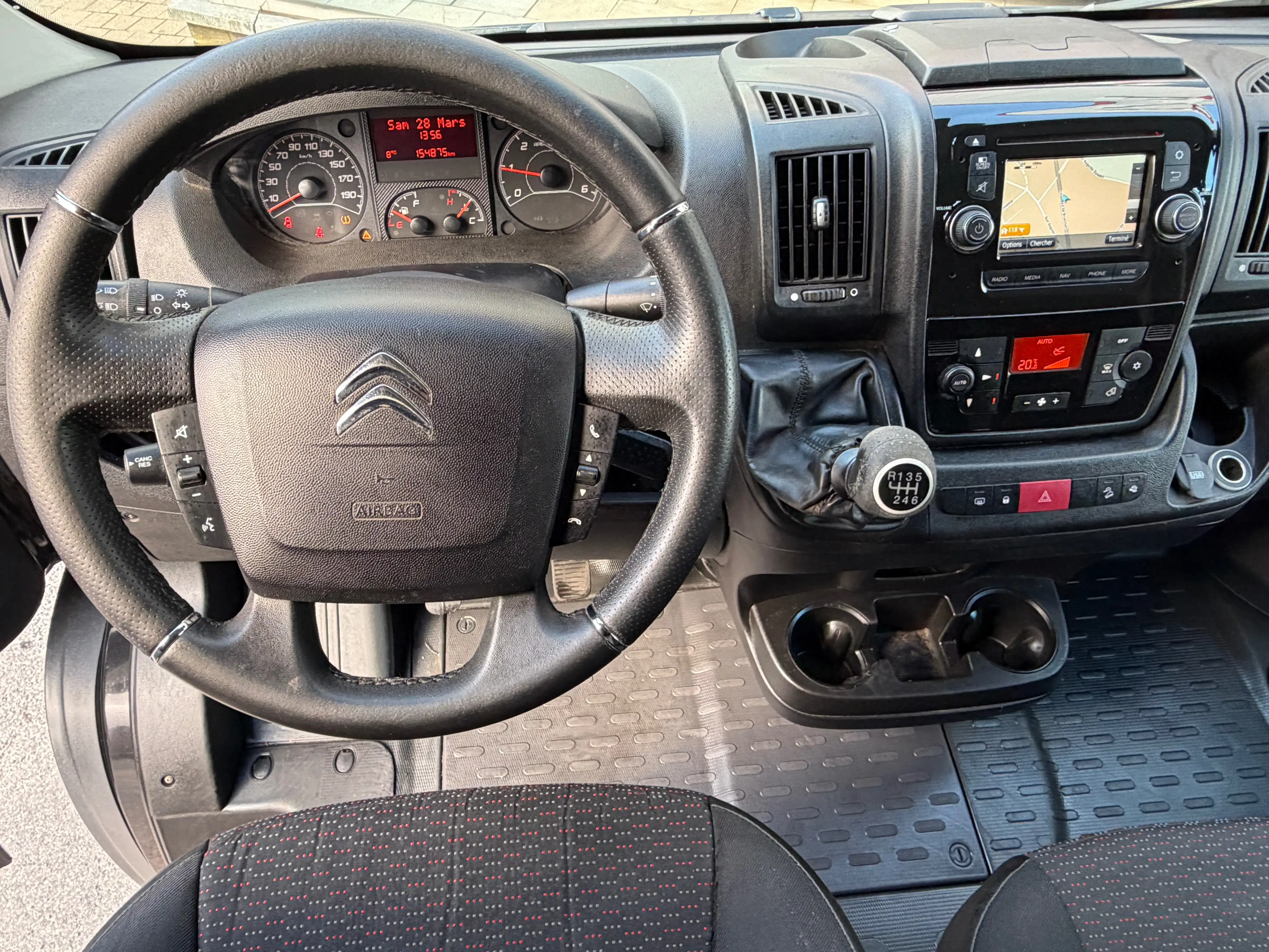 Citroen Jumper 2.0 BlueHDi L4 H2 / 3 PLACES / EURO 6B — photo 13