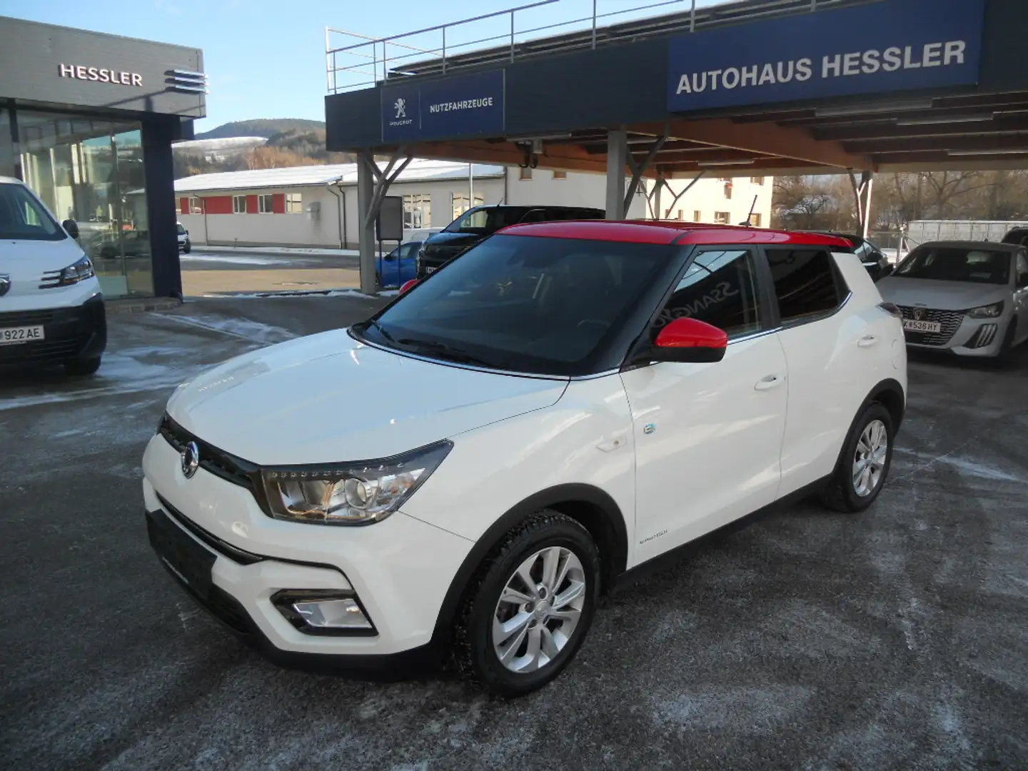KGM Tivoli 1,6 2WD Austria Edition Weiß - 1