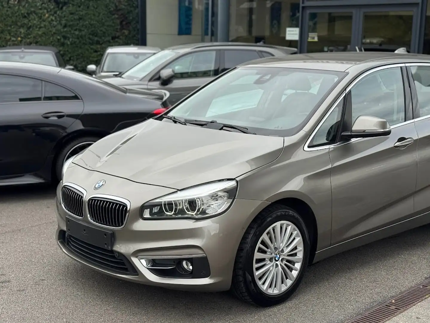 BMW 218 i Active Tourer Luxury Line/ LEER / PDC / NAVI /BT Goud - 2