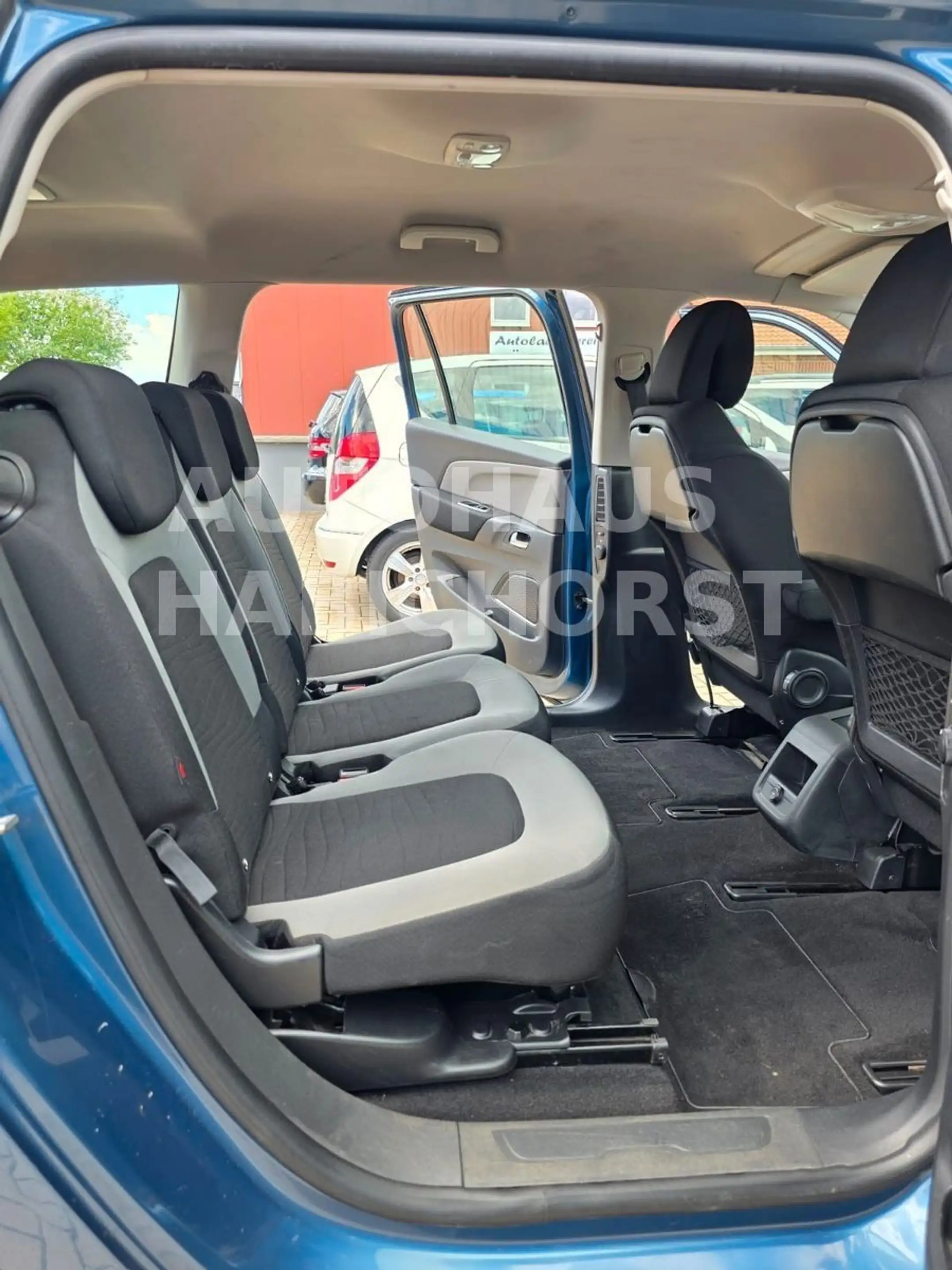 Citroen Grand C4 Picasso Grand C4 Grand Picasso e-HDi 115 Confort 7-Sitz — photo 11