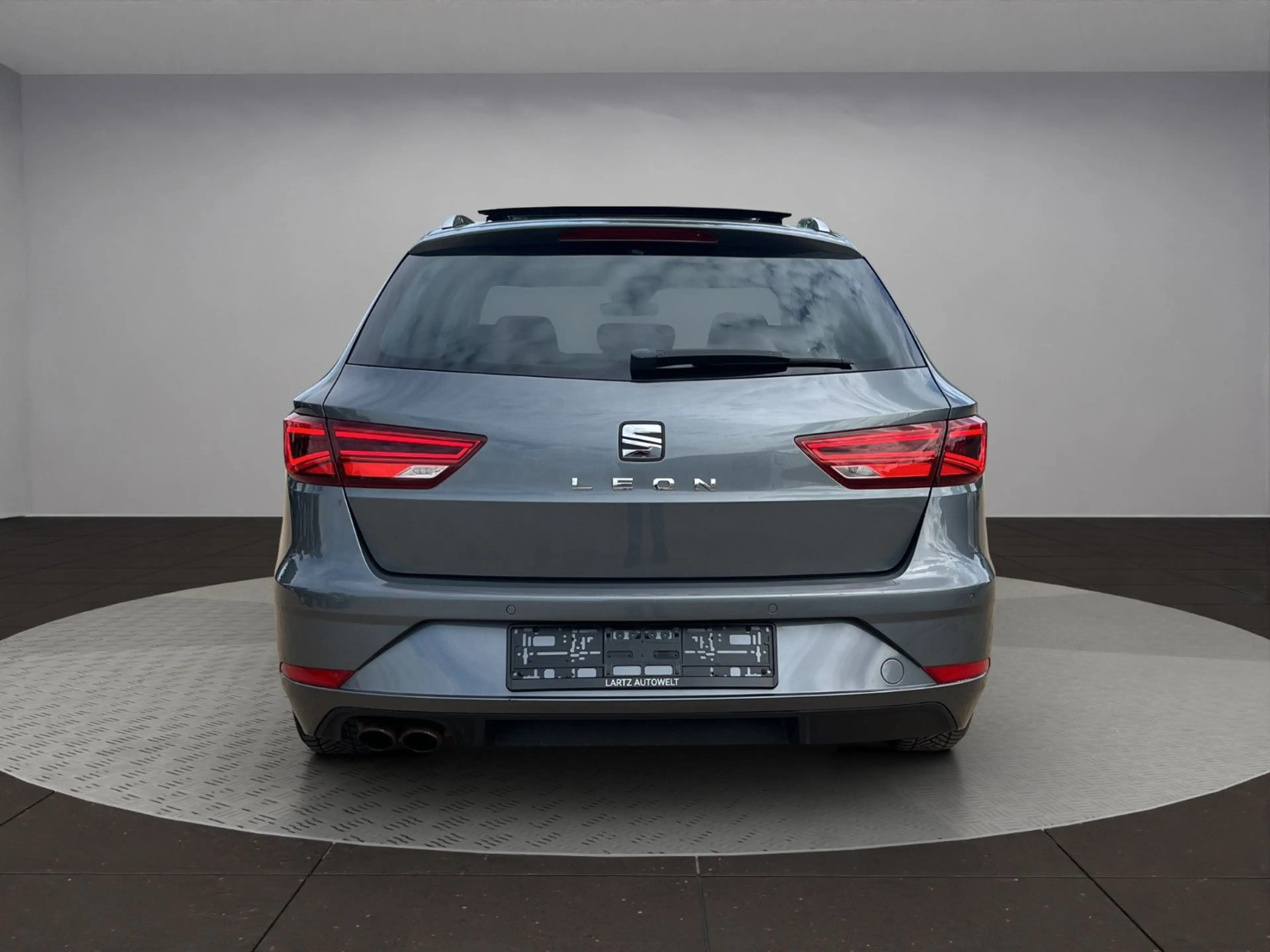 SEAT Leon ST Xcellence/ACC/CarPlay/PANO/DSG/Lane-Ass. — photo 4