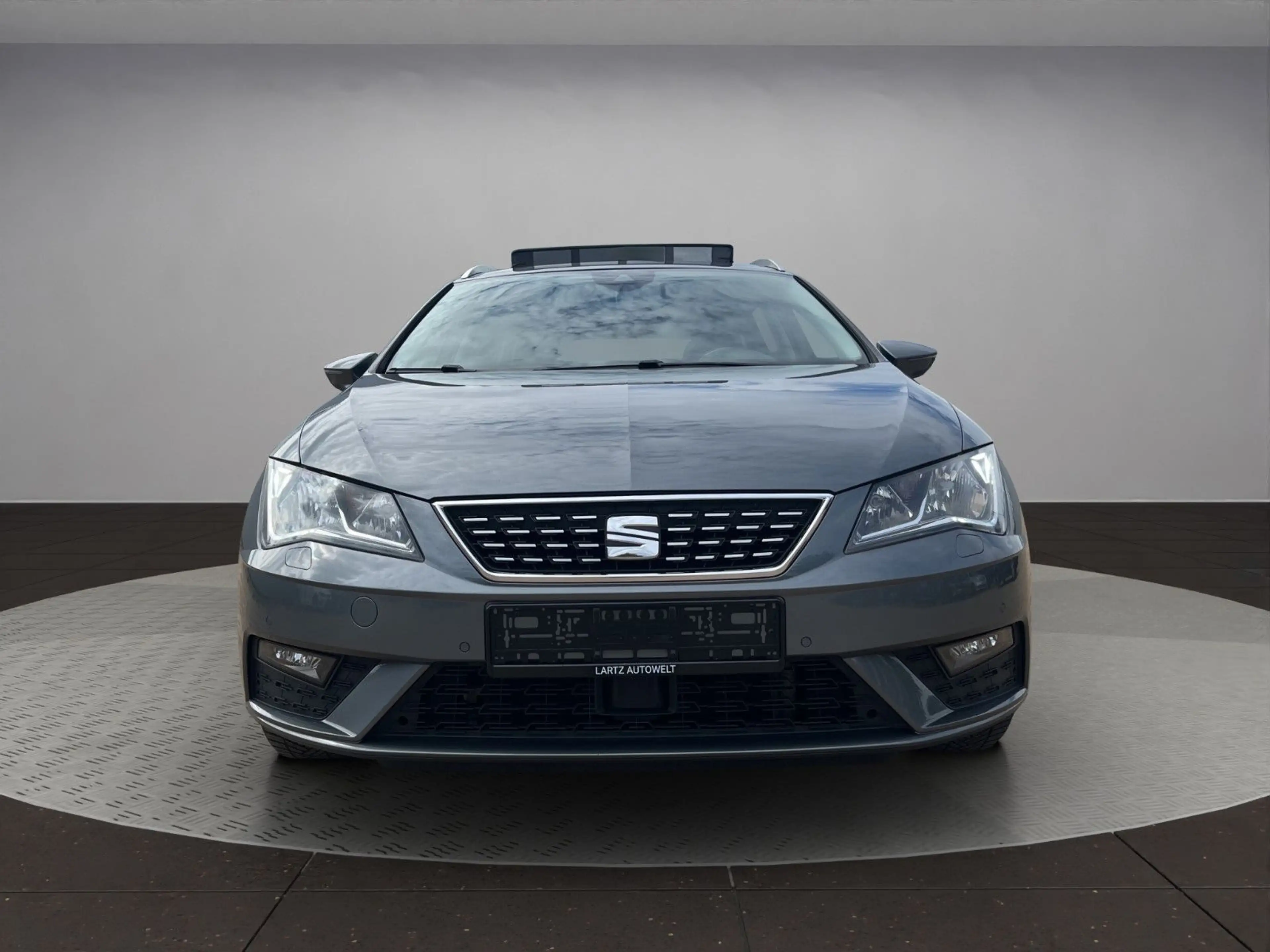 SEAT Leon ST Xcellence/ACC/CarPlay/PANO/DSG/Lane-Ass. — photo 8