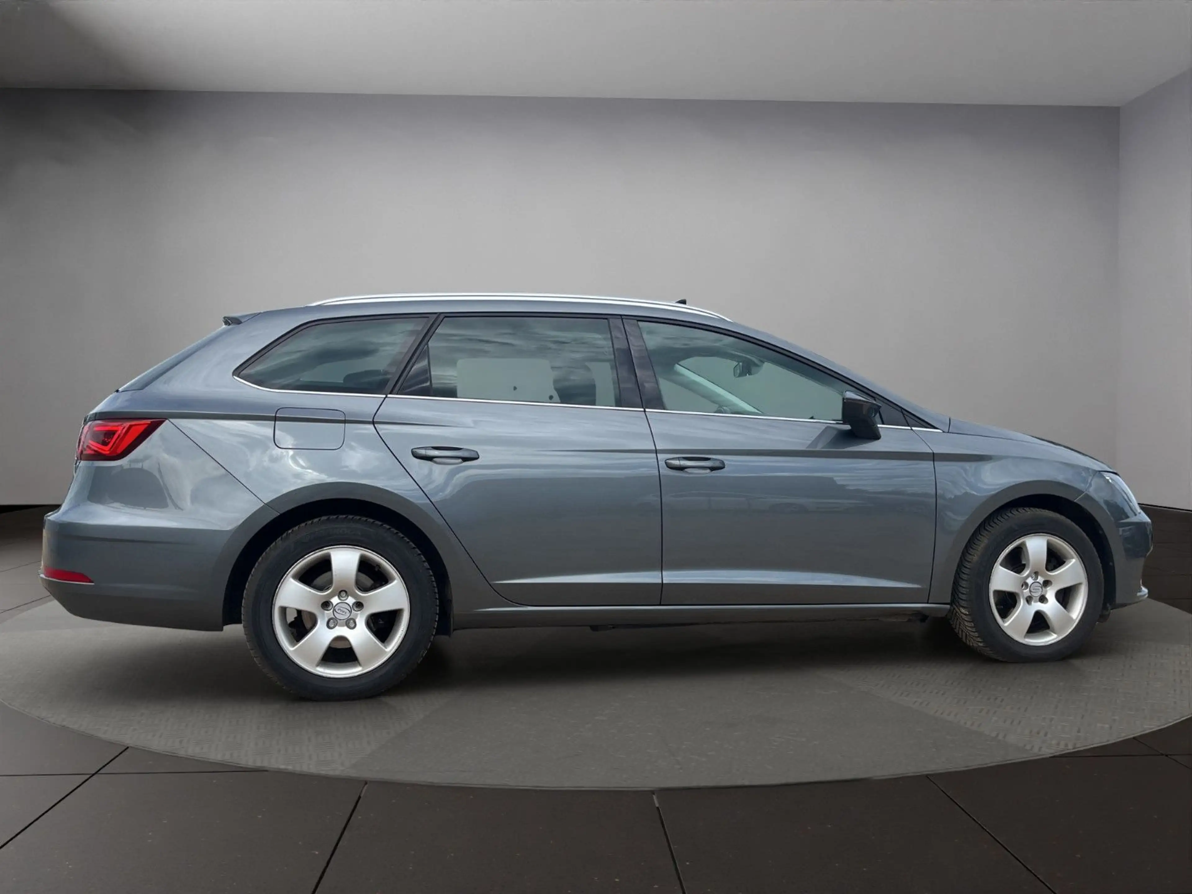 SEAT Leon ST Xcellence/ACC/CarPlay/PANO/DSG/Lane-Ass. — photo 6