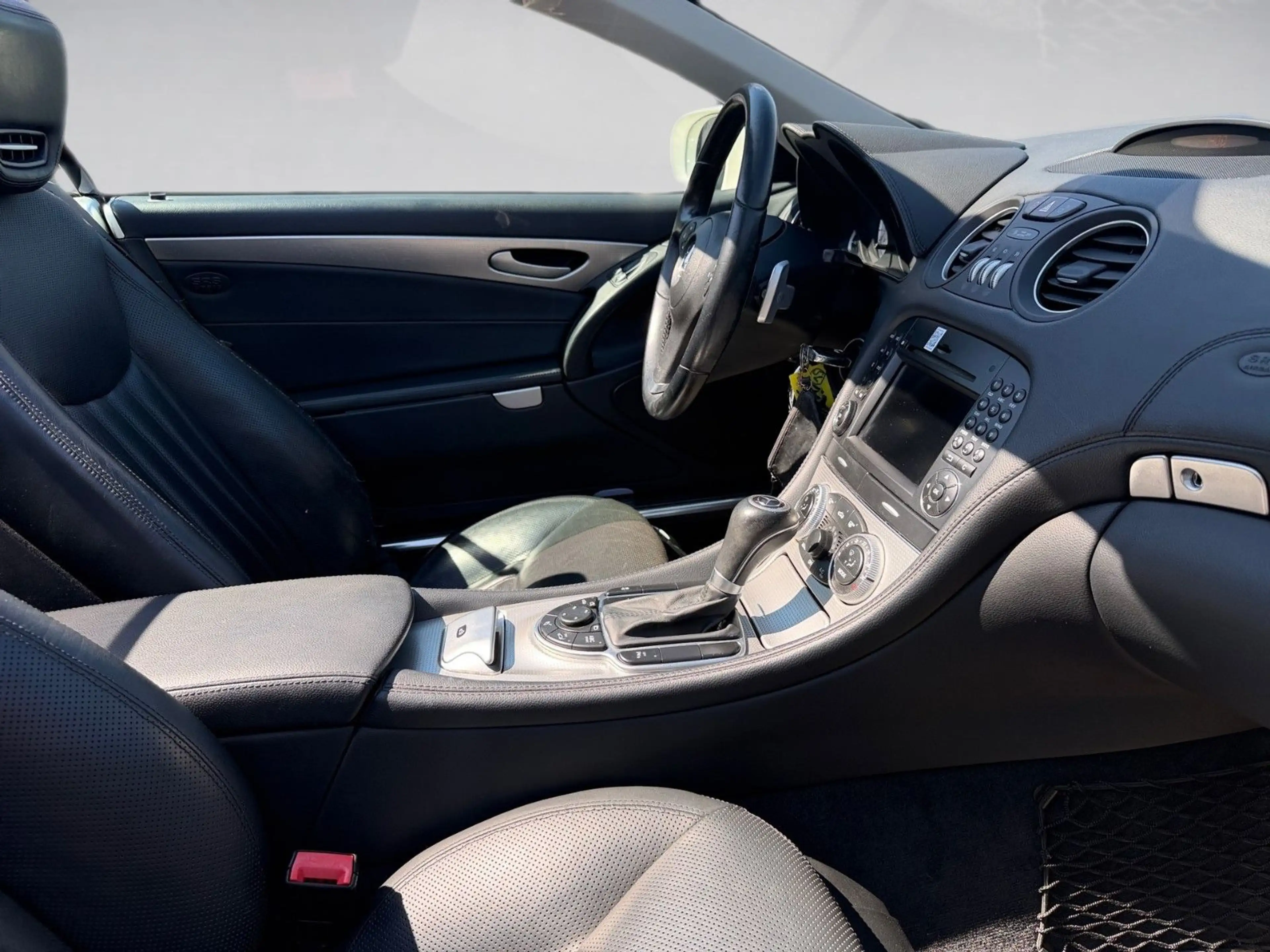 Mercedes-Benz SL 500 — photo 14
