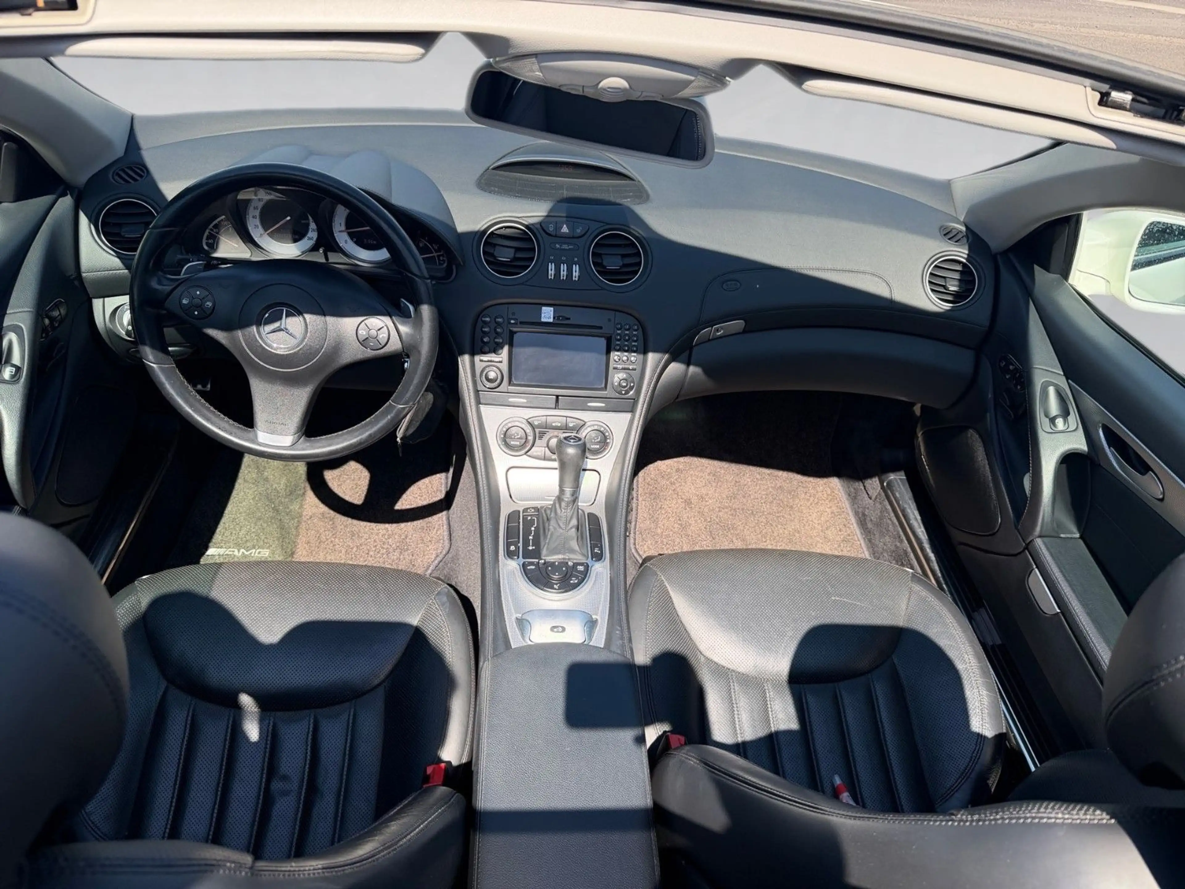 Mercedes-Benz SL 500 — photo 12