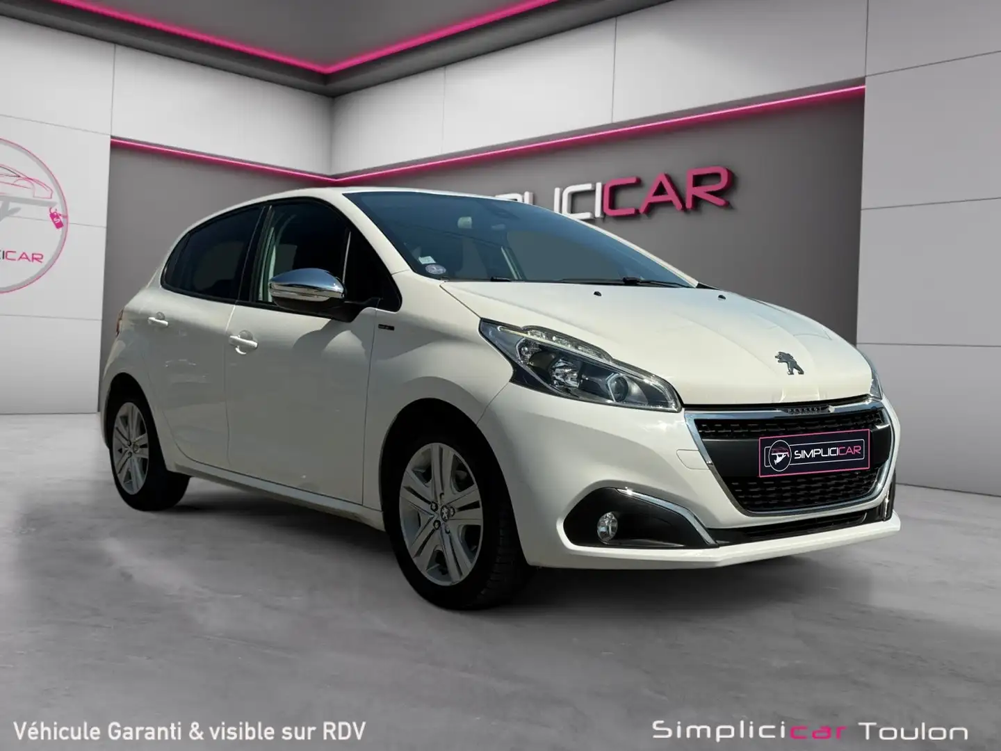 Peugeot 208 Signature Blanc - 1