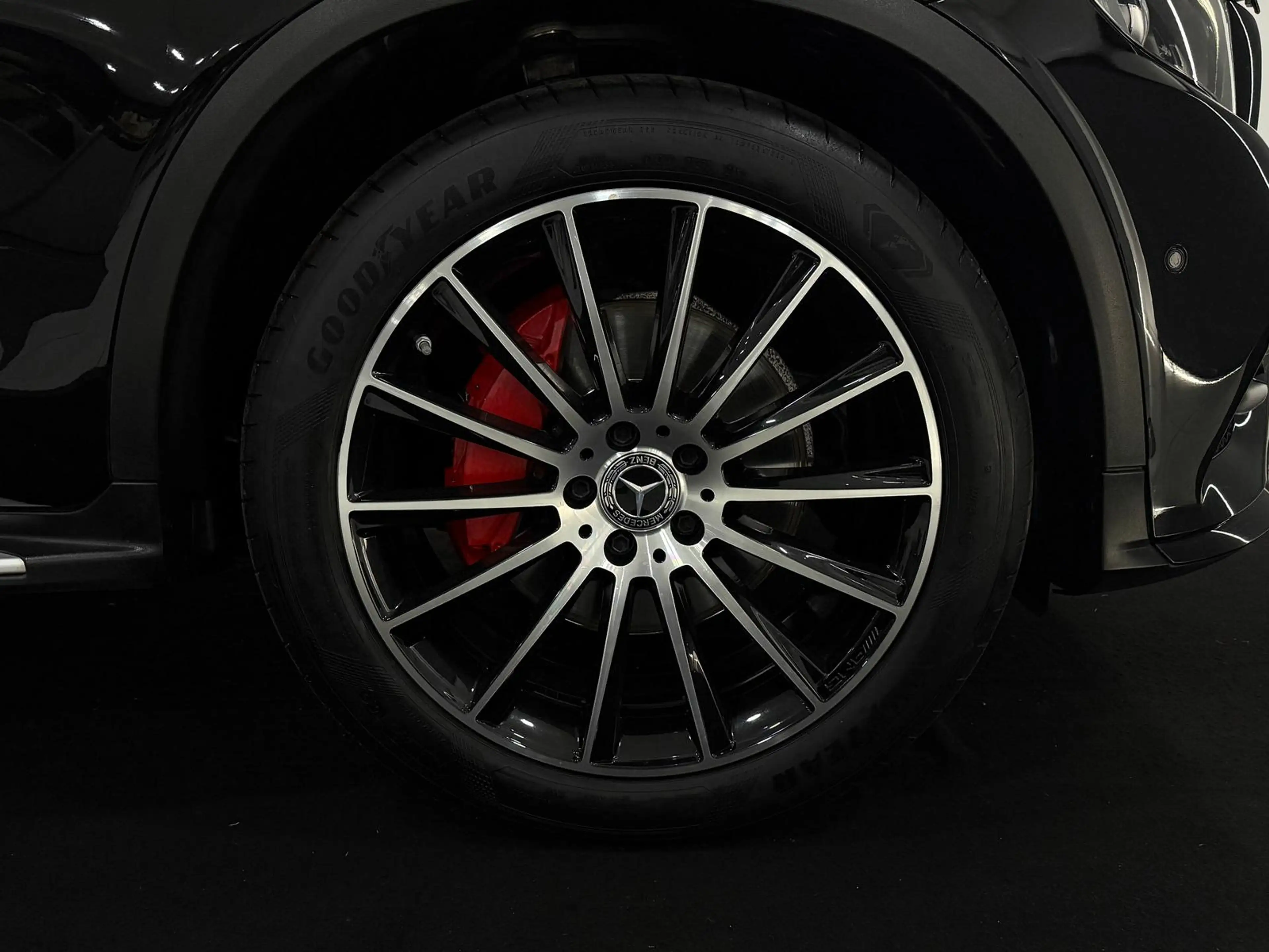 Mercedes-Benz GLC 250 4M 9G COUPE AMG-LINE*LEDER-BI-COLOR*LED* — photo 9