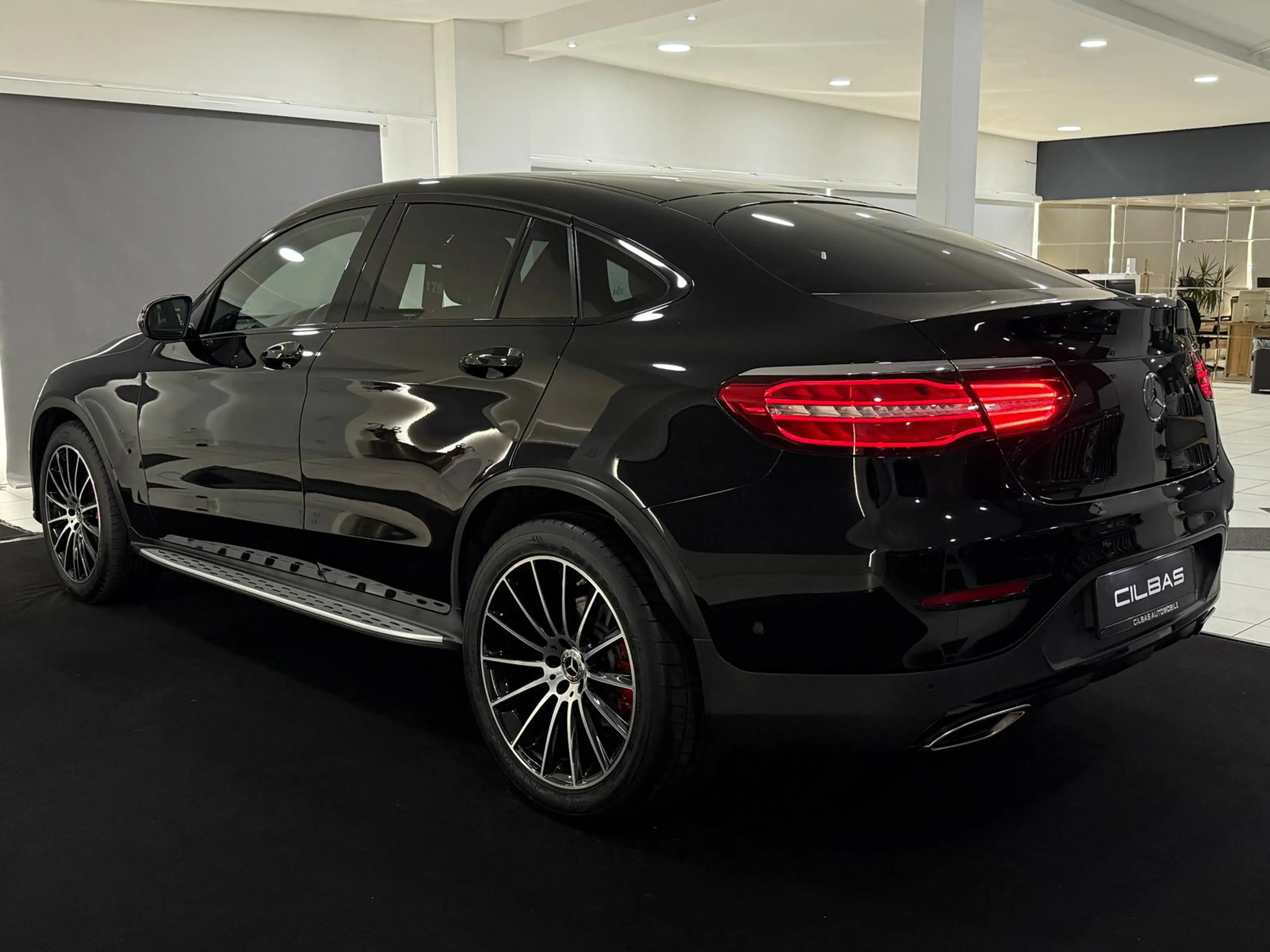 Mercedes-Benz GLC 250 4M 9G COUPE AMG-LINE*LEDER-BI-COLOR*LED* — photo 10