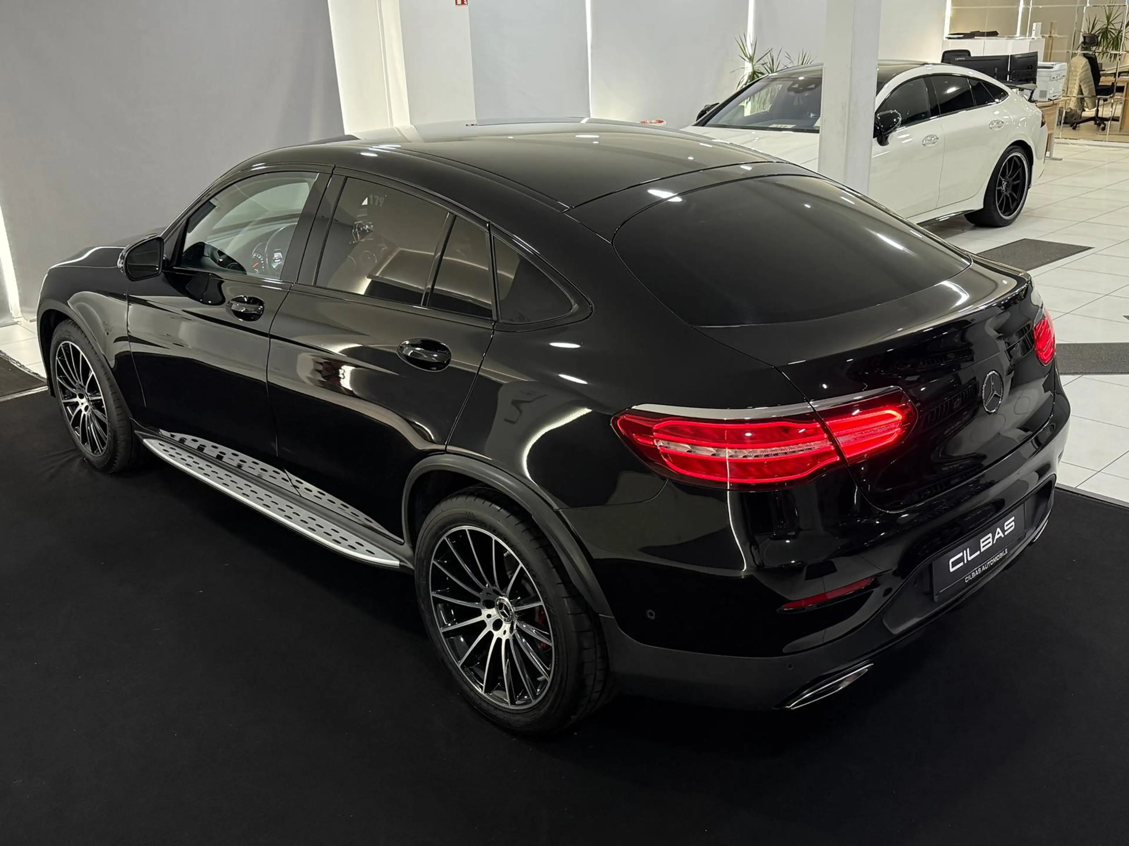 Mercedes-Benz GLC 250 4M 9G COUPE AMG-LINE*LEDER-BI-COLOR*LED* — photo 11