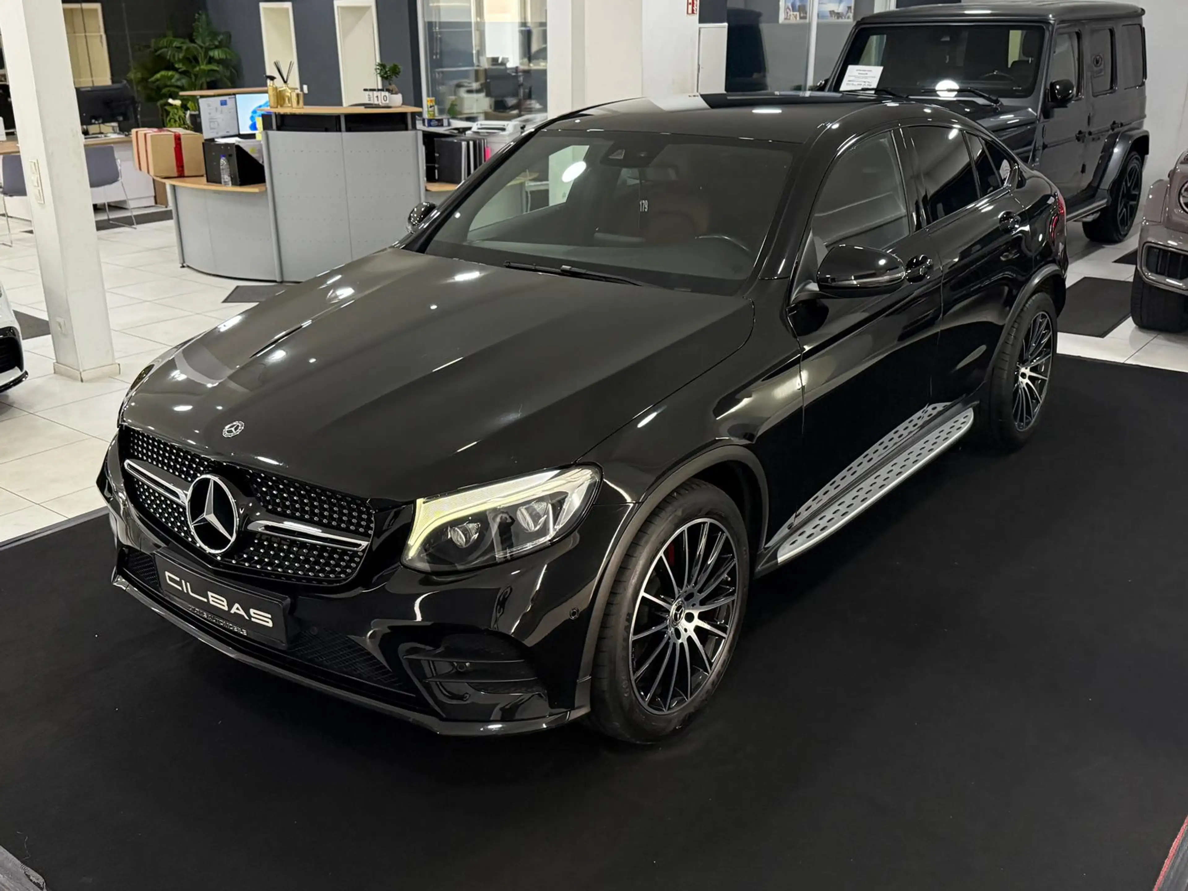 Mercedes-Benz GLC 250 4M 9G COUPE AMG-LINE*LEDER-BI-COLOR*LED*