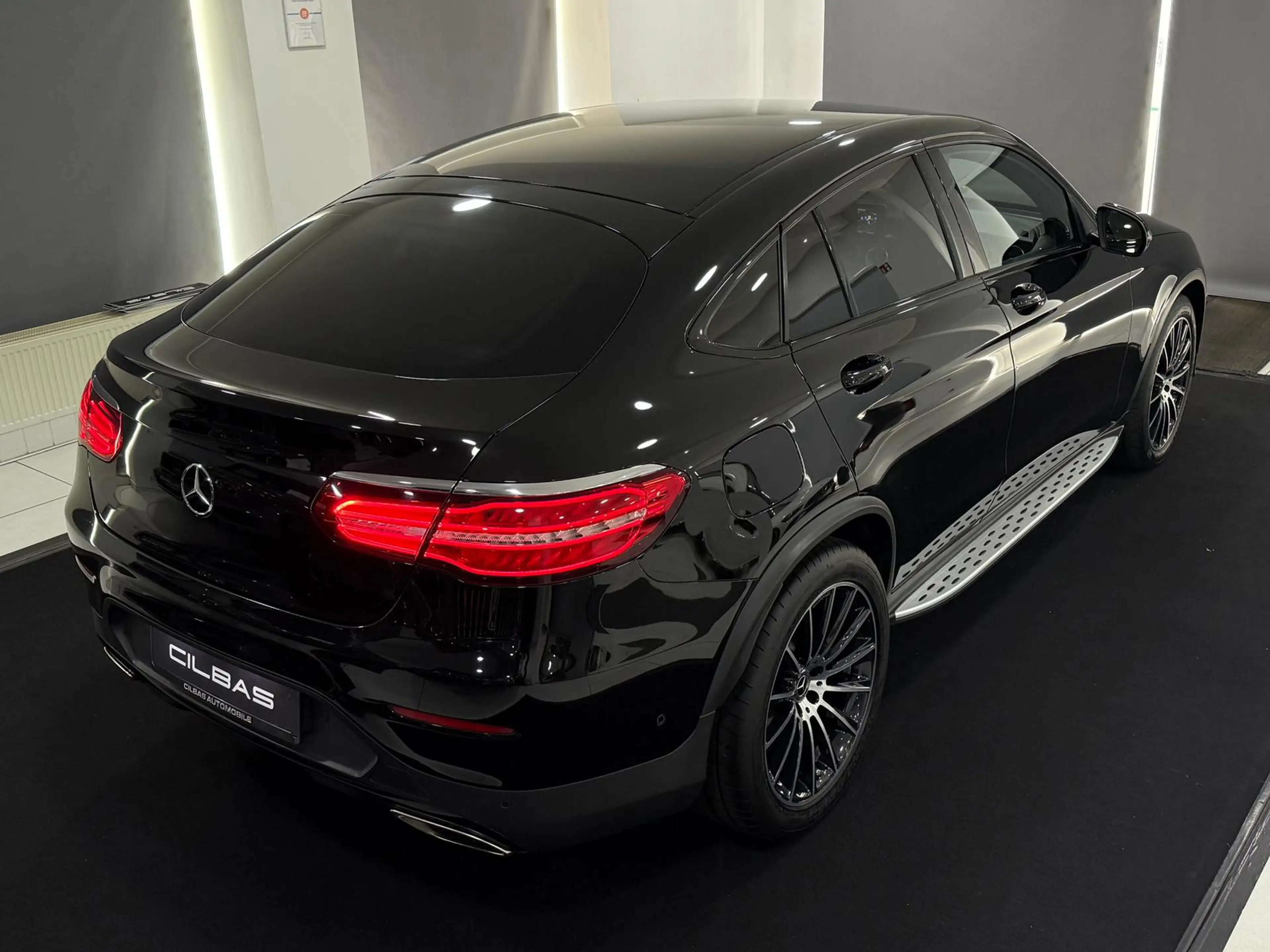 Mercedes-Benz GLC 250 4M 9G COUPE AMG-LINE*LEDER-BI-COLOR*LED* — photo 8
