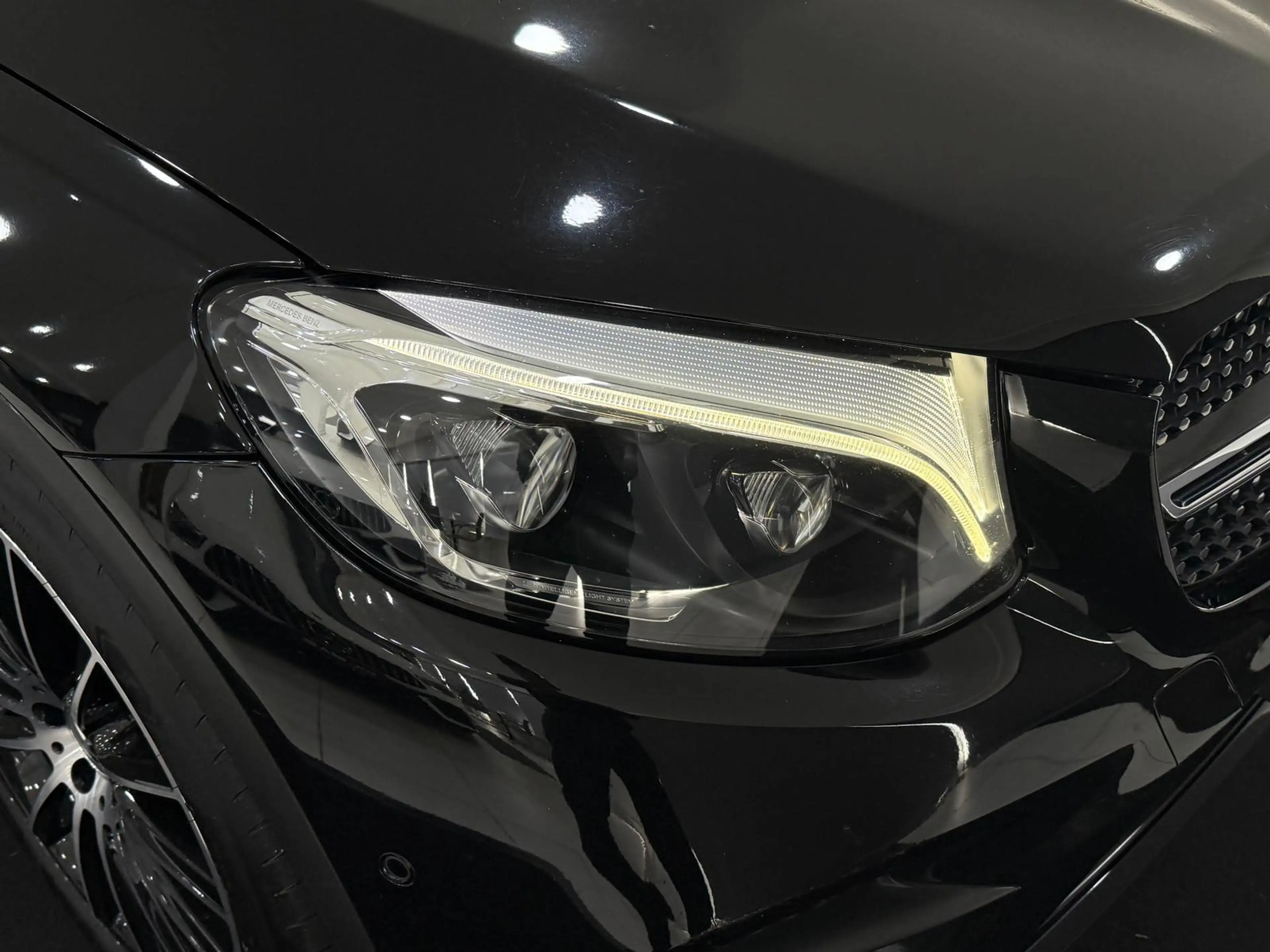Mercedes-Benz GLC 250 4M 9G COUPE AMG-LINE*LEDER-BI-COLOR*LED* — photo 6