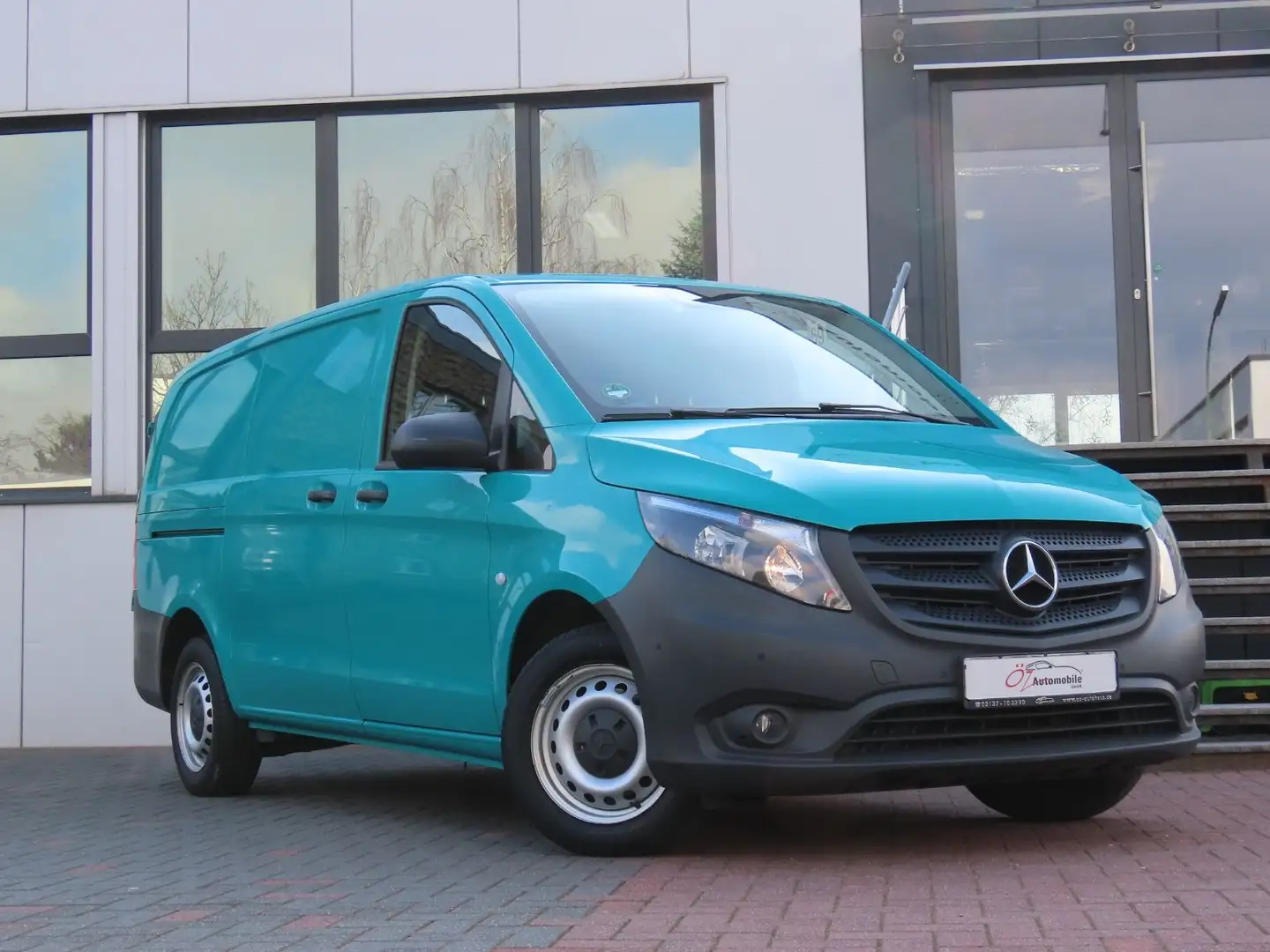Mercedes-Benz Vito Kasten 114 CDI BT RWD lang Grün - 1