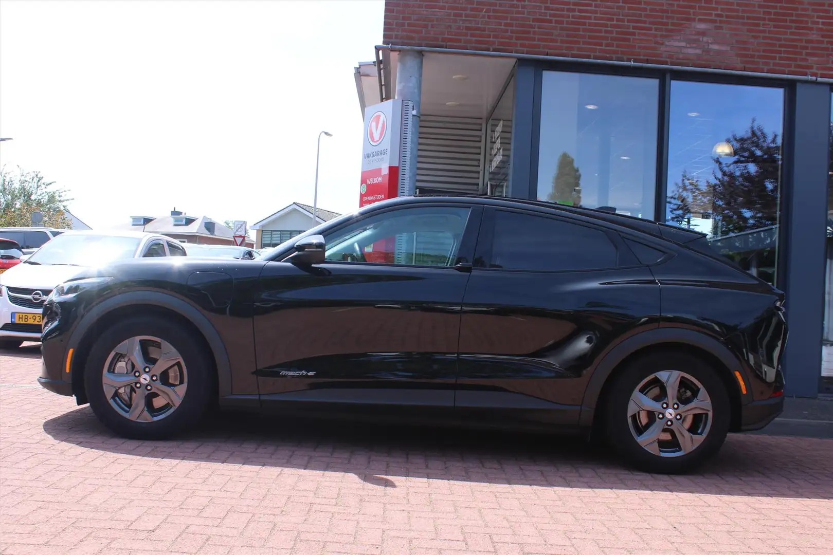 Ford Mustang Mach-E 75kWh Aut. *Mach-E* | Trekhaak | Carplay | Adaptiv Zwart - 2