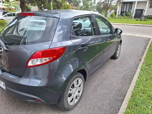 Mazda 2 2011 — photo 3