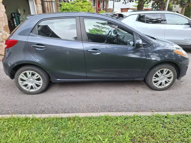 Mazda 2 2011 — photo 4