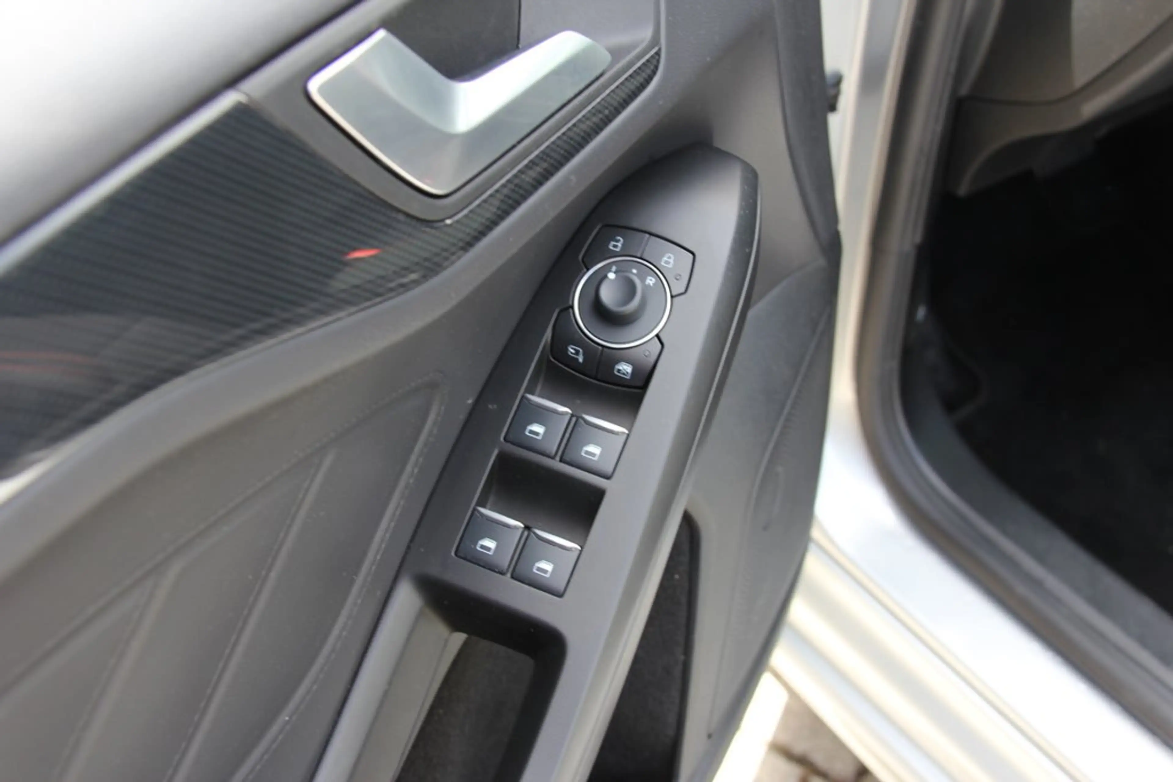 Ford Focus Turnier 155PS ST-LINE LED AdapTempomat CAM 17Z — photo 5