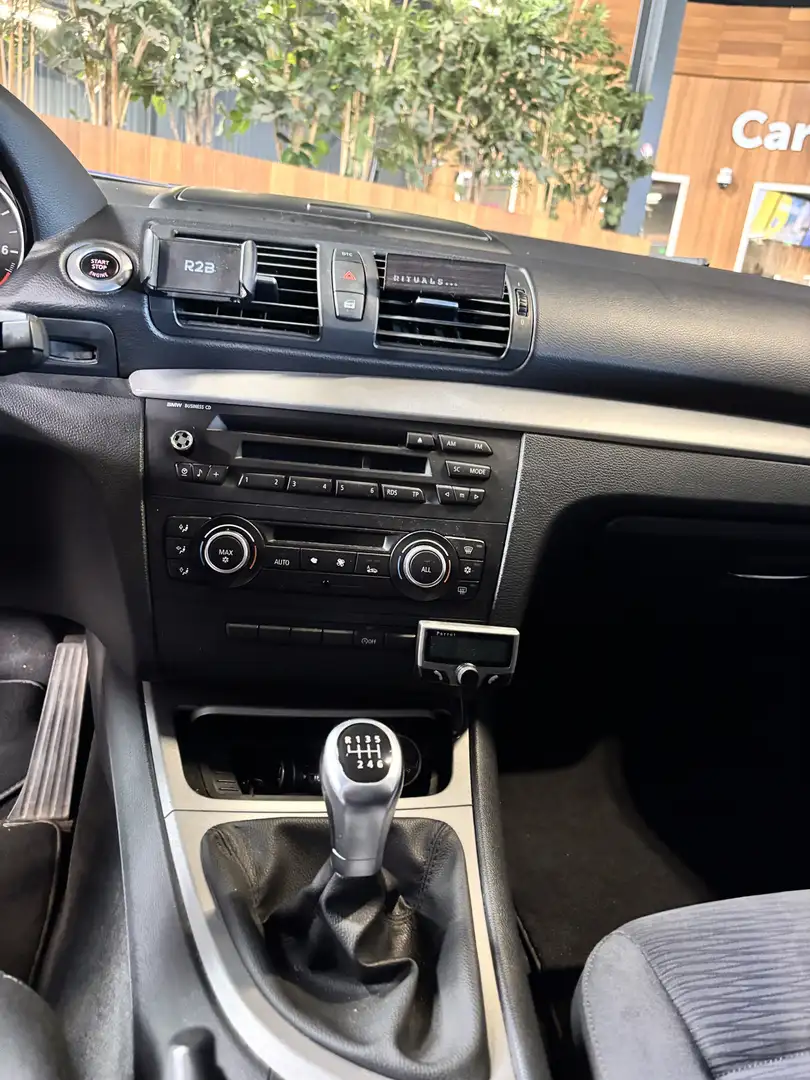 BMW 116 116i Business Line Zwart - 2