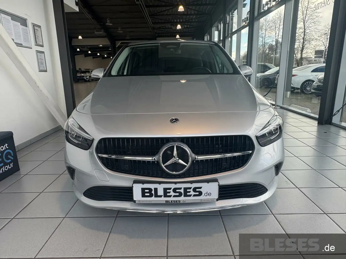 Mercedes-Benz B 180 B 180 Progressive+MBUXPrem+LED+Sound+EasyHeckkl Plateado - 2