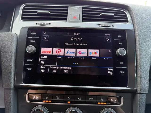 Volkswagen Golf view 23