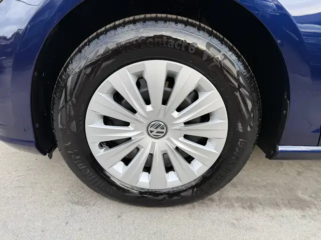 Volkswagen Golf view 11