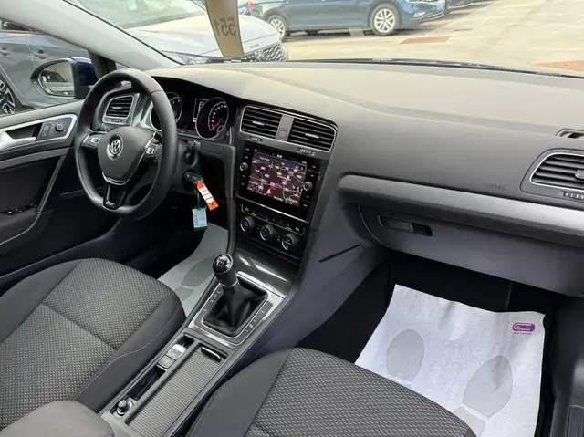 Volkswagen Golf view 28