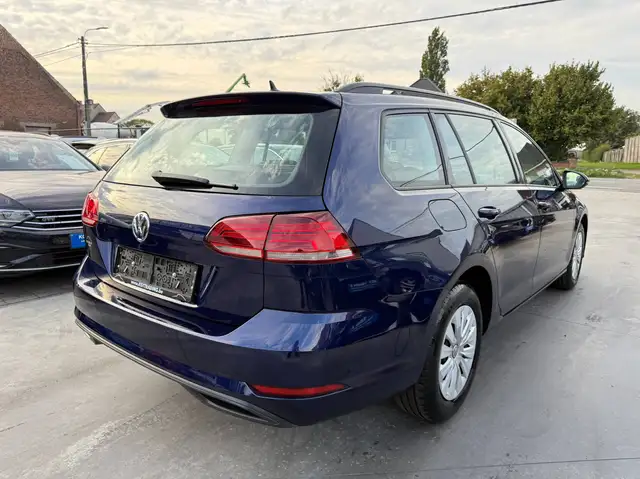 Volkswagen Golf view 5