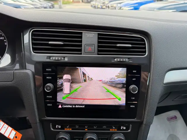 Volkswagen Golf view 20